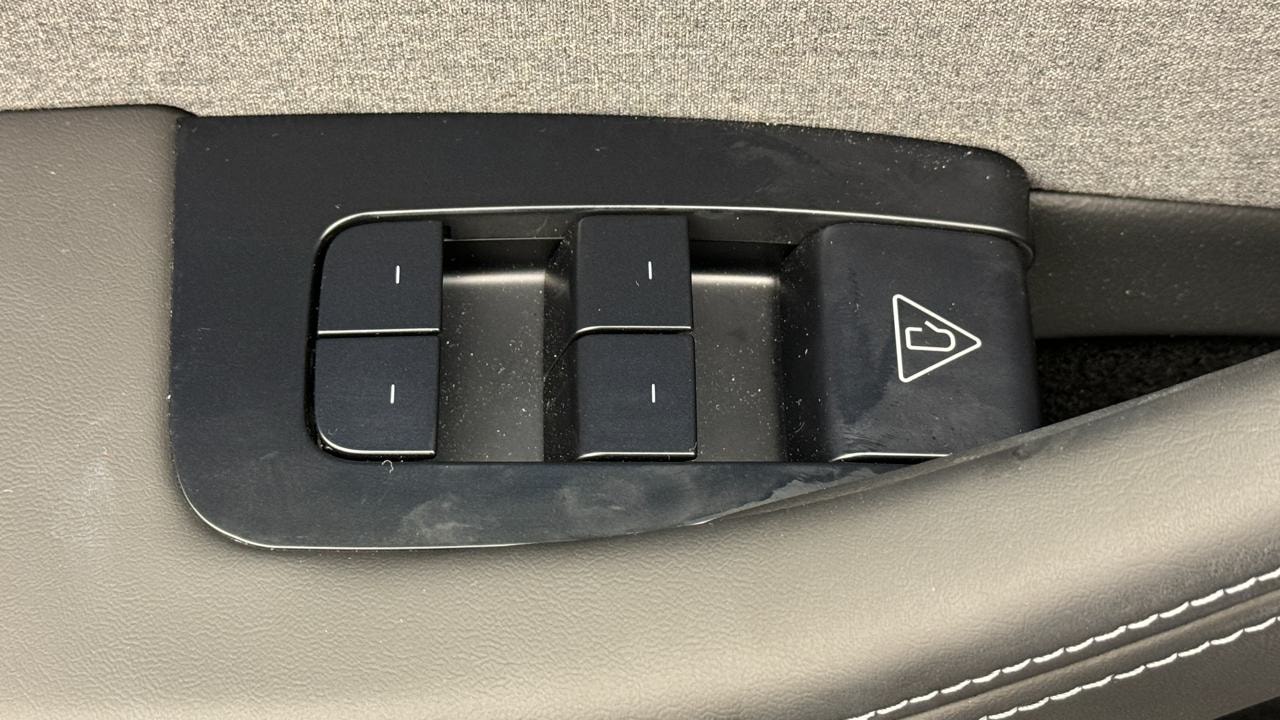 TESLA Model 3 Long Range RWD-image-8
