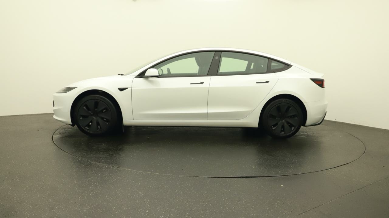 TESLA Model 3 Long Range RWD-showroom-element-1