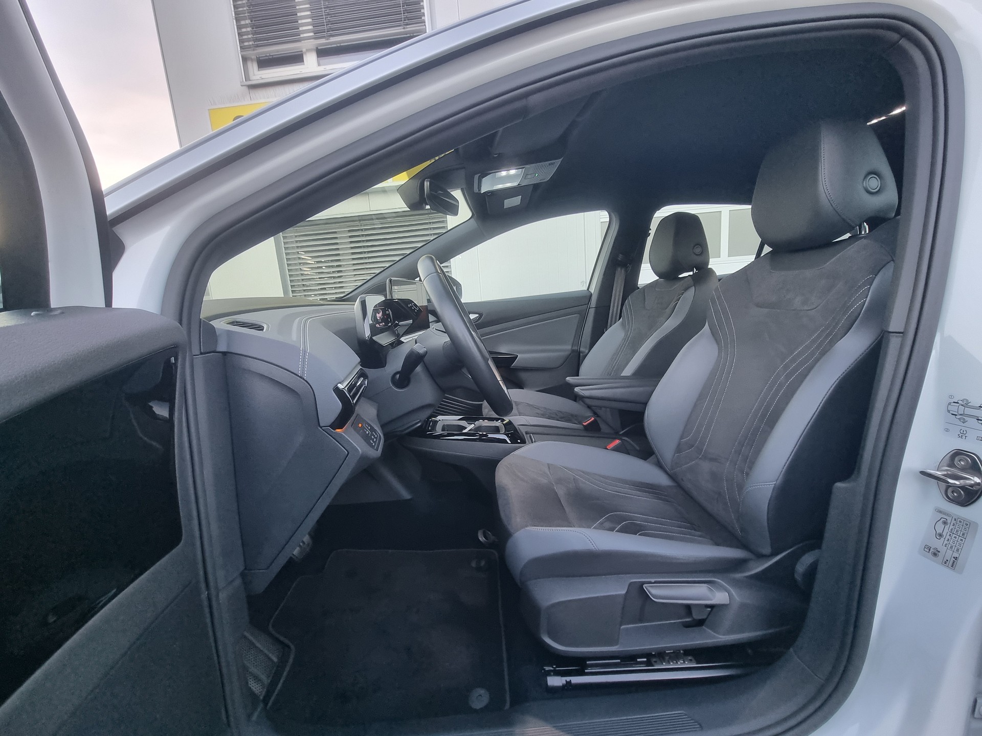 VW ID.5 Pro Performance 77 kWh-image-10