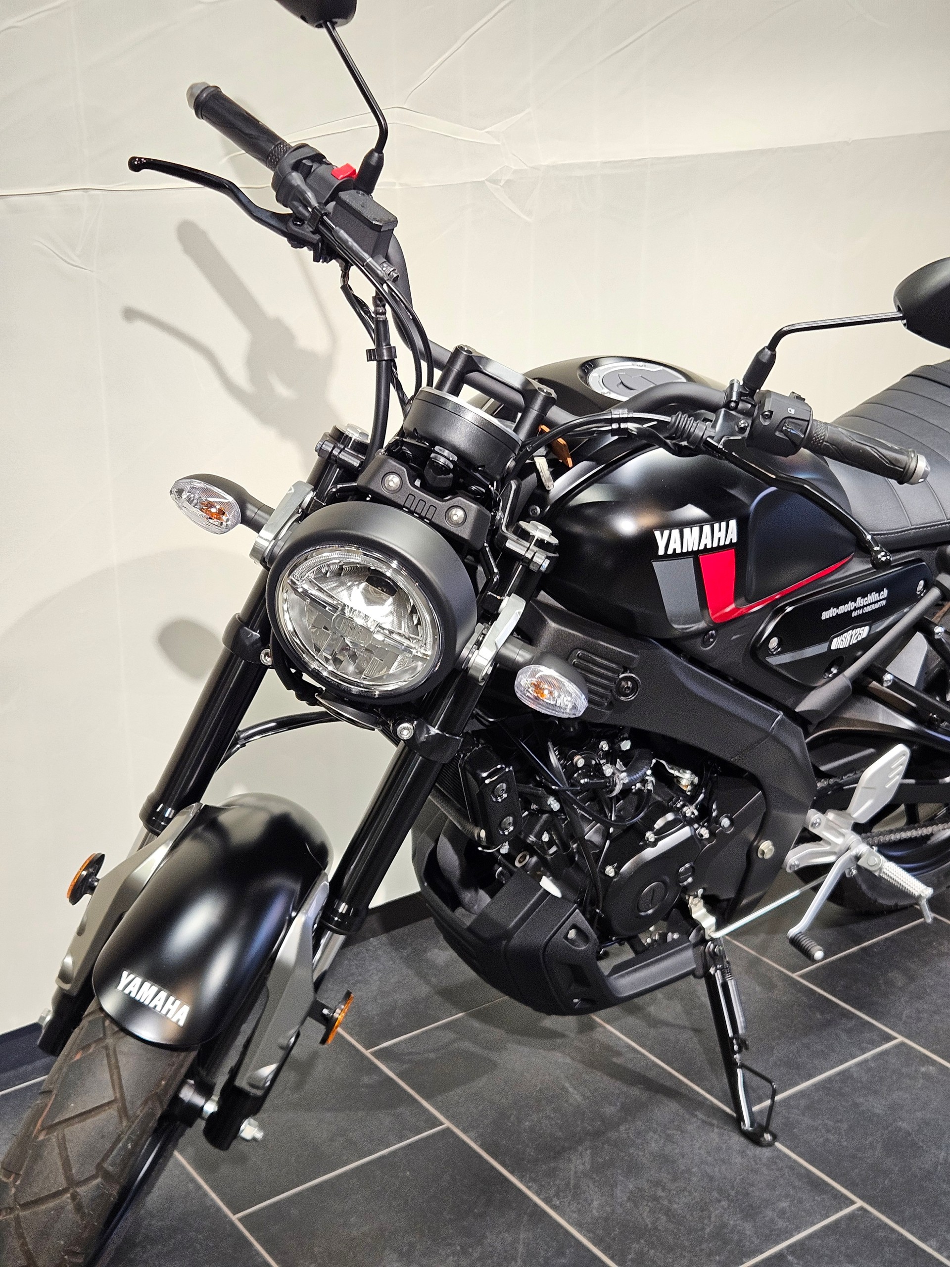 YAMAHA XSR 125-image-2