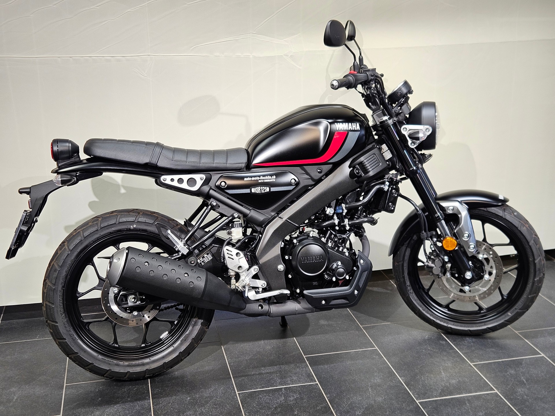 YAMAHA XSR 125-image-1
