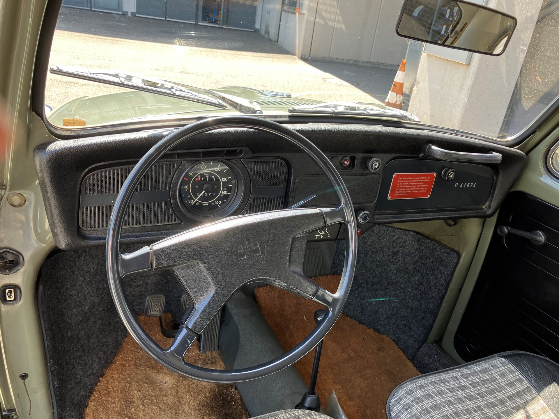 VW Käfer 1300 L-image-9