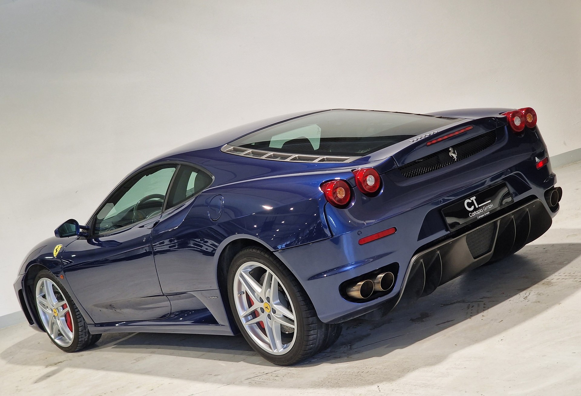 FERRARI F430-showroom-element-2
