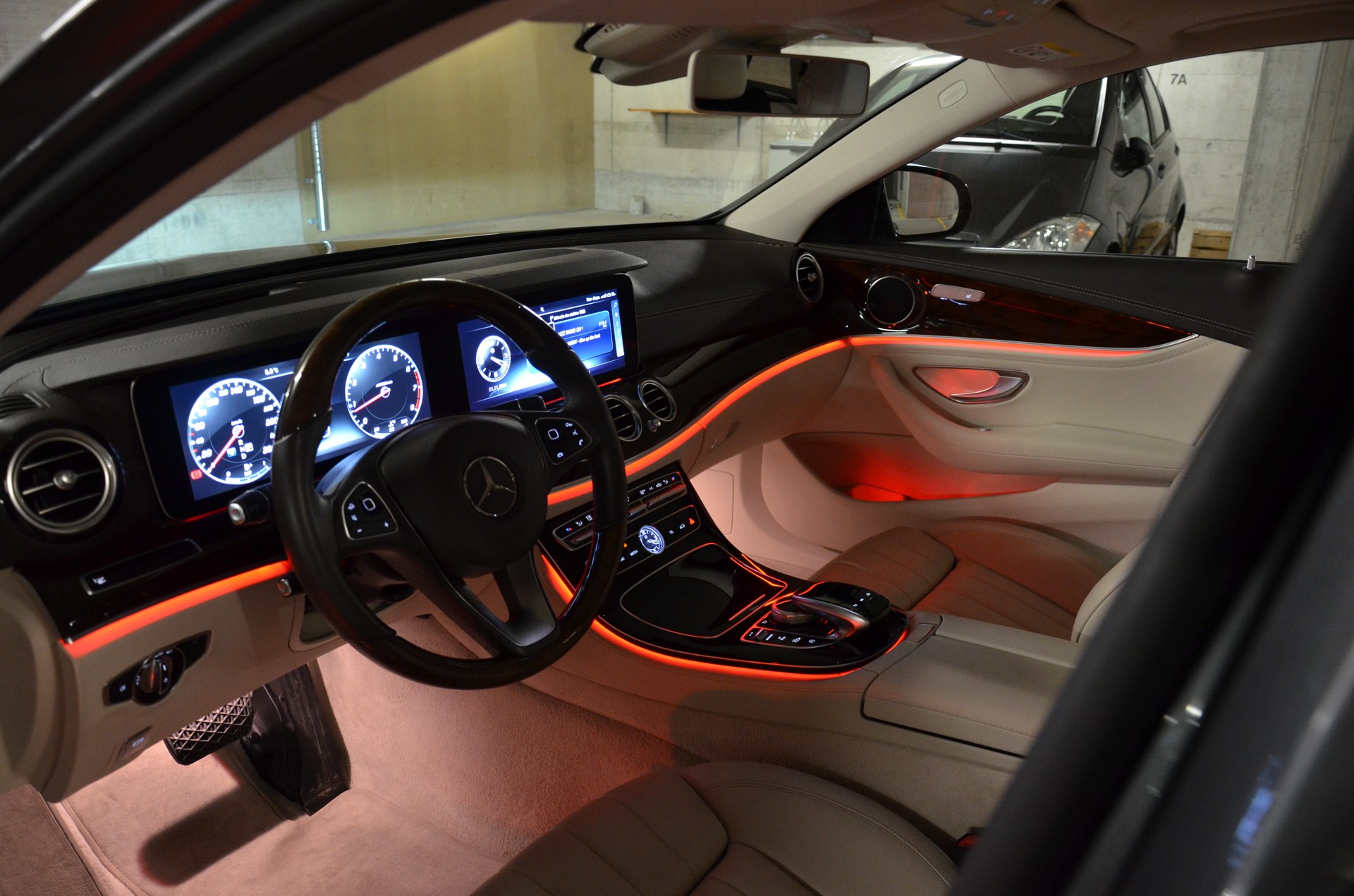 MERCEDES-BENZ E 250 Exclusive 9G-Tronic-image-19
