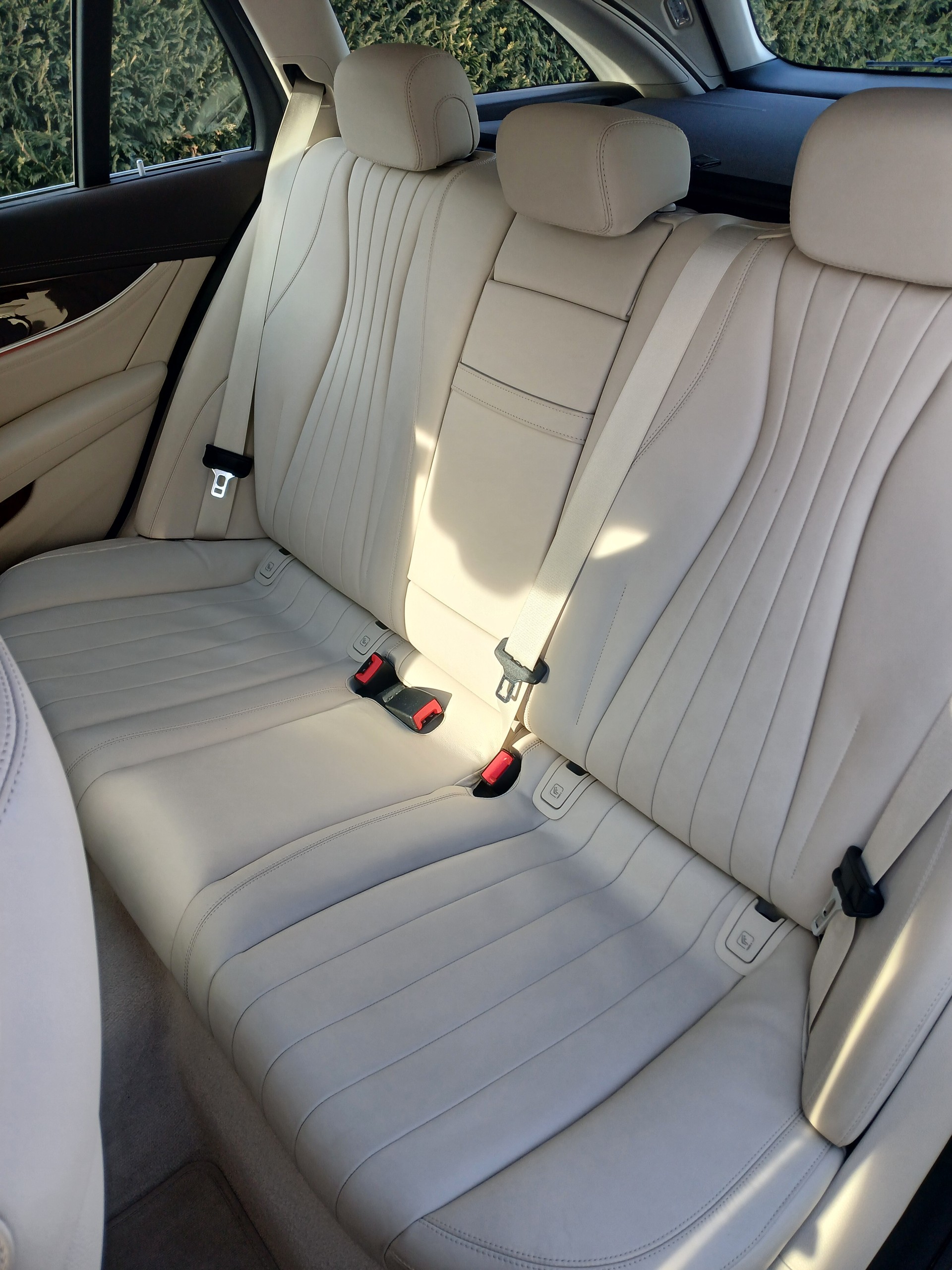 MERCEDES-BENZ E 250 Exclusive 9G-Tronic-image-21
