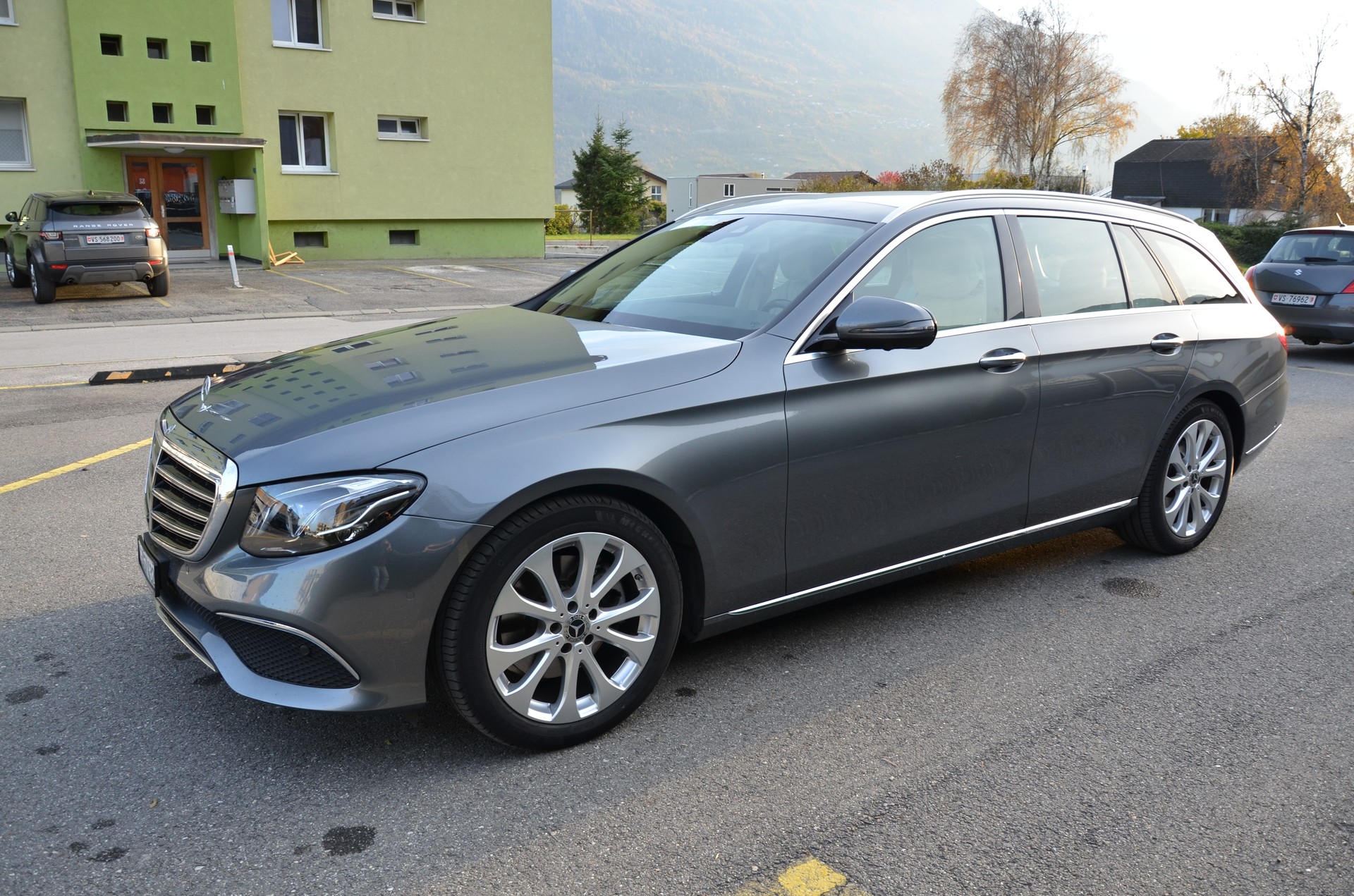 MERCEDES-BENZ E 250 Exclusive 9G-Tronic-image-2