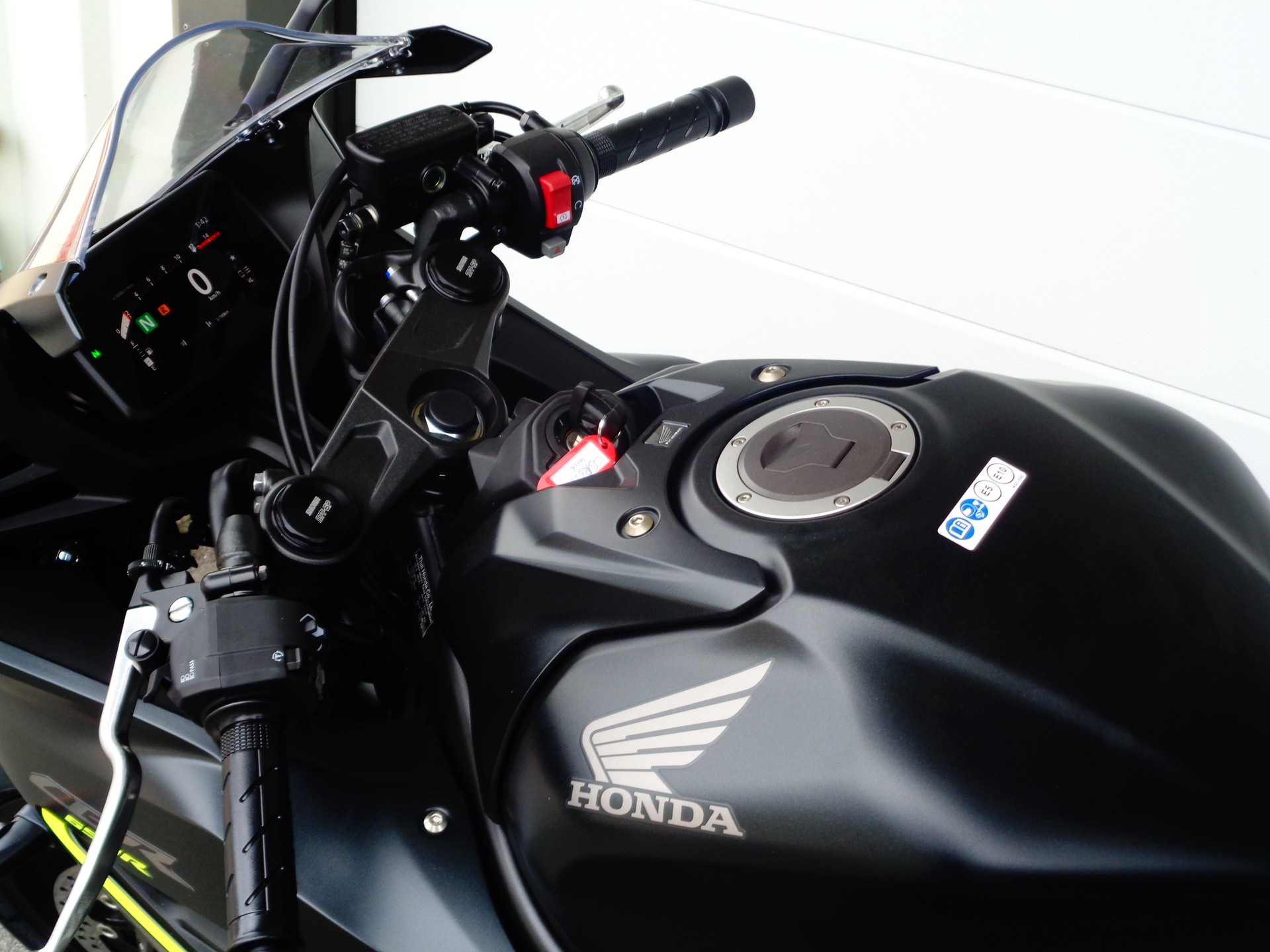 HONDA CBR 650 R E-Clutch-image-5