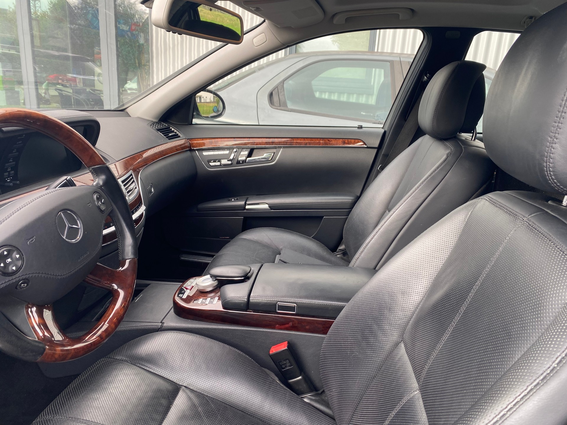 MERCEDES-BENZ S 500 4Matic 7G-Tronic-image-9