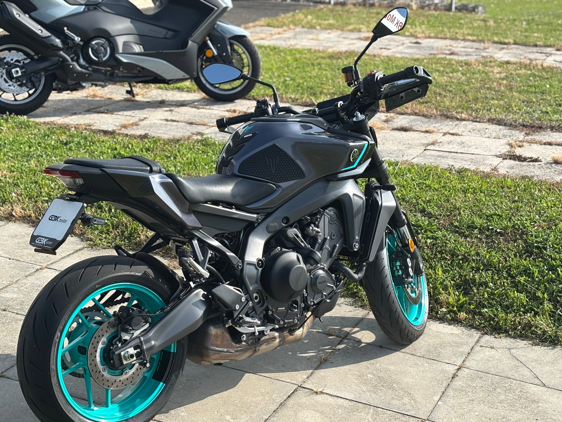 YAMAHA MT-09 Y-AMT-image-2