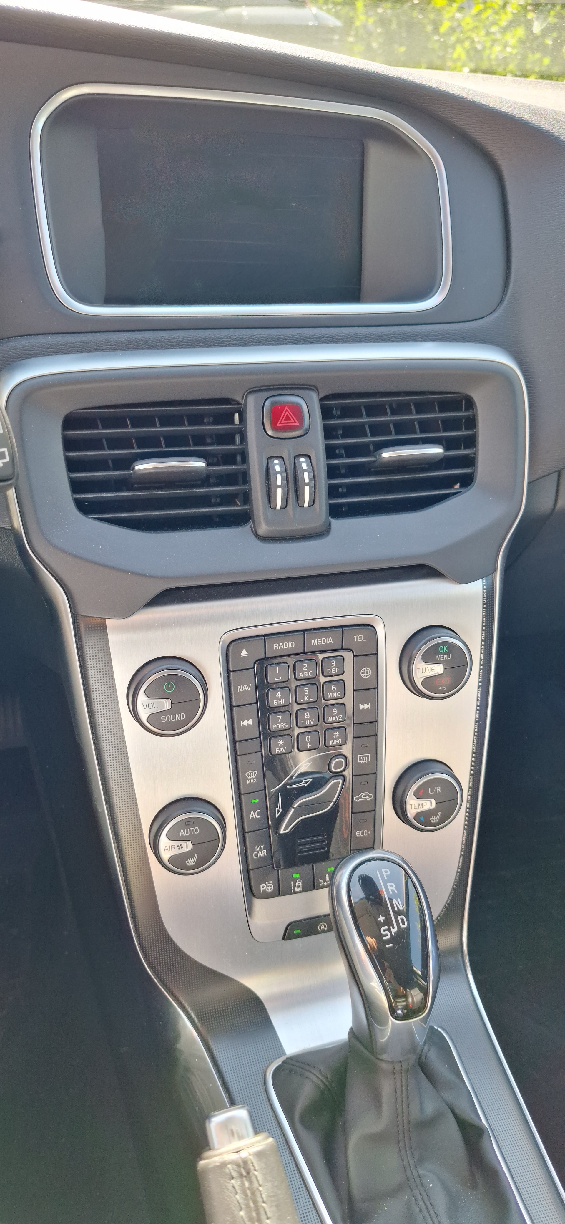 VOLVO V40 D4 OceanRace Geartronic-image-6