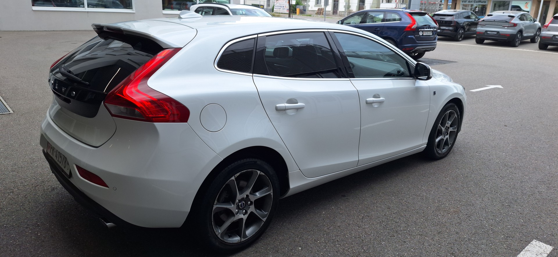 VOLVO V40 D4 OceanRace Geartronic-image-2