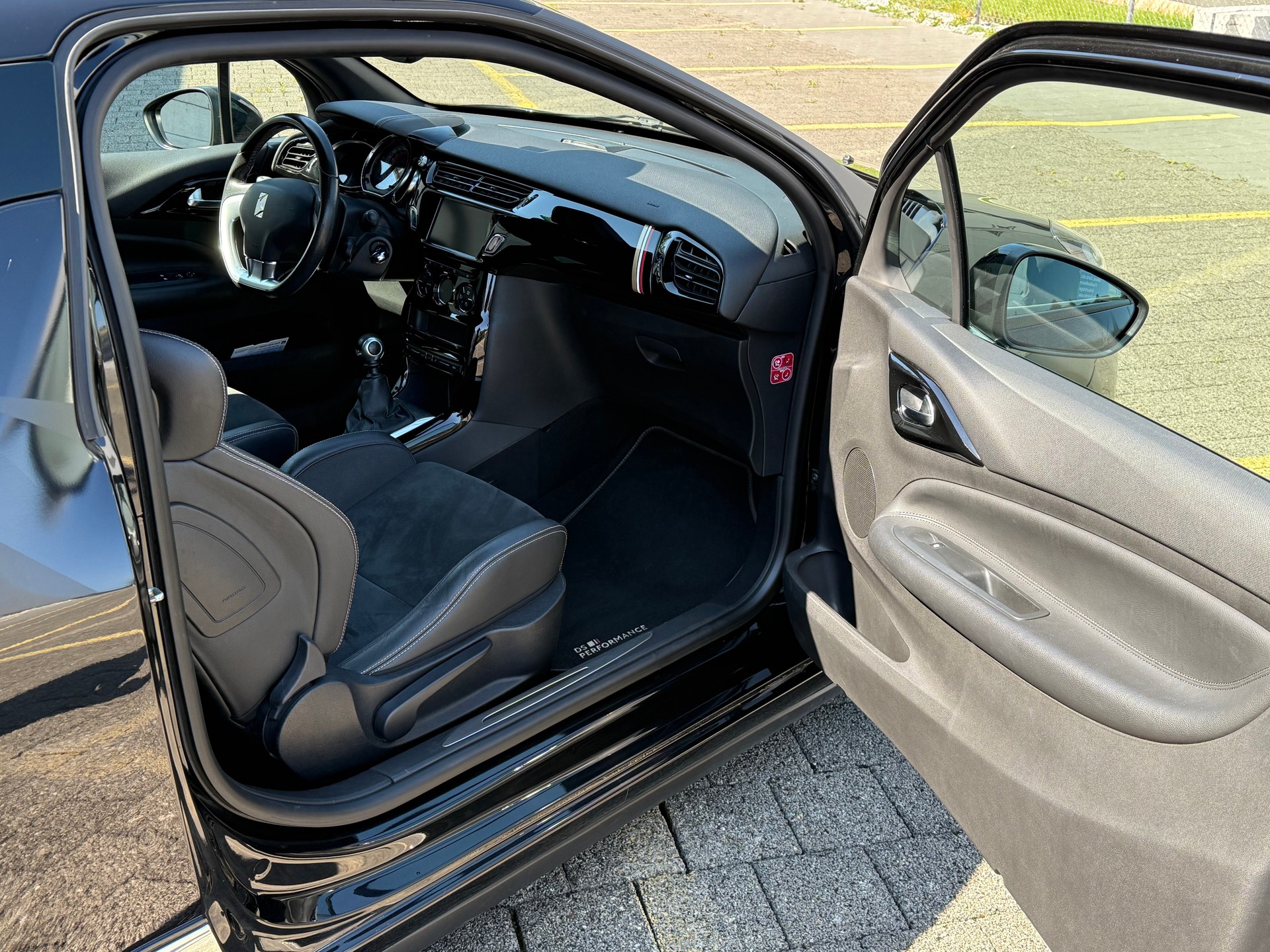DS AUTOMOBILES DS 3 Cabrio 1.6 THP Performance-image-10