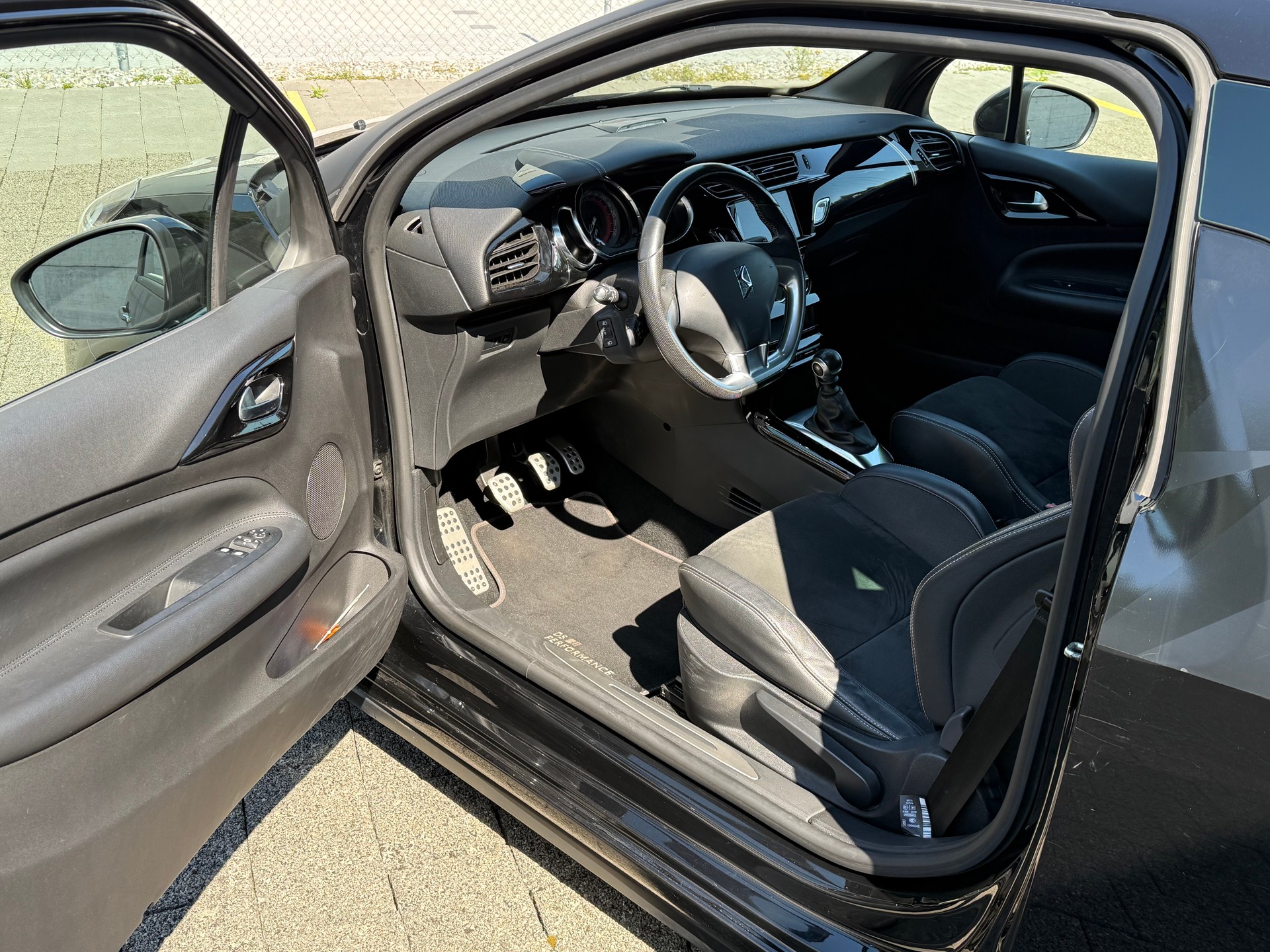 DS AUTOMOBILES DS 3 Cabrio 1.6 THP Performance-image-8