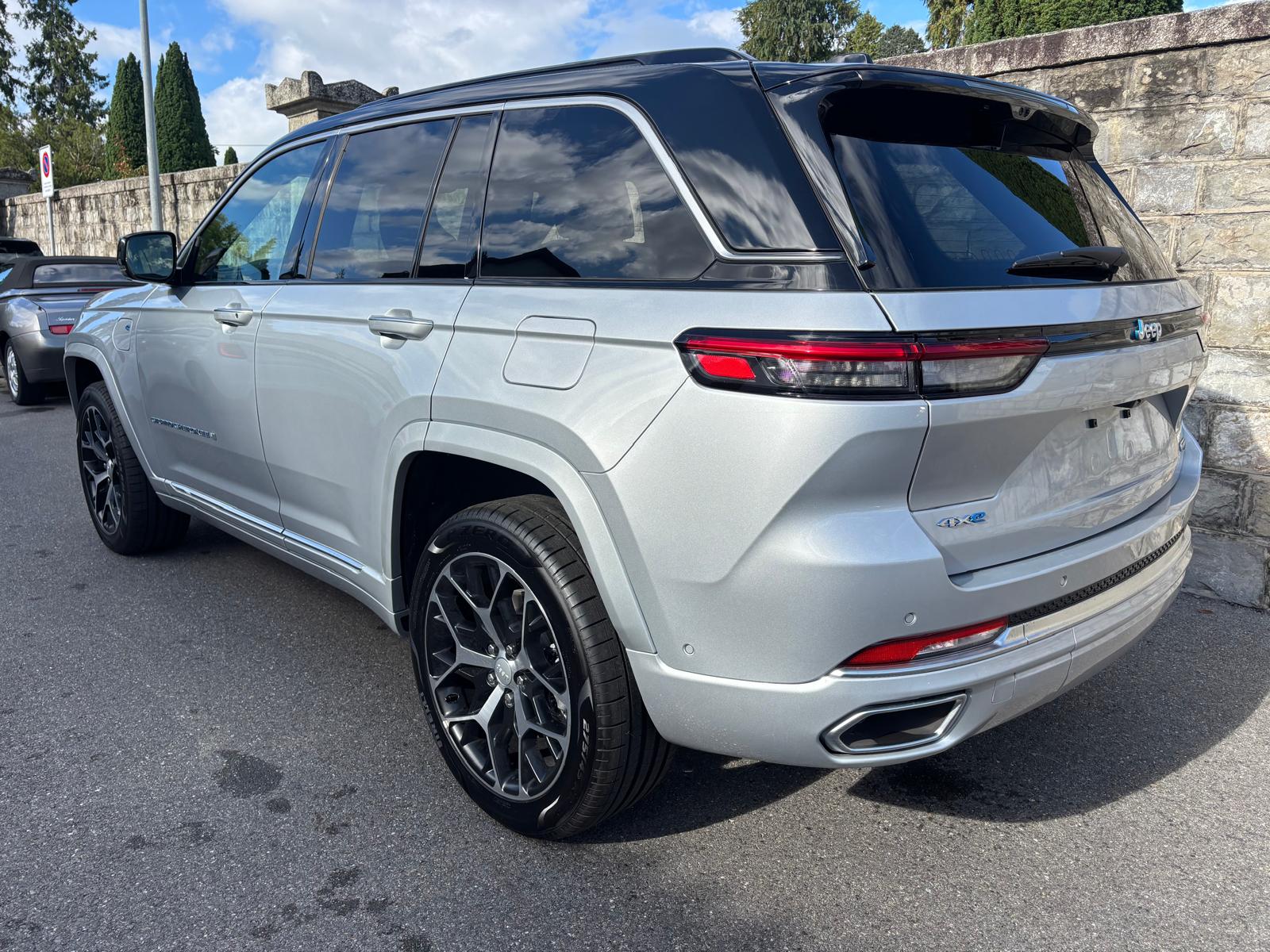 JEEP Grand Cherokee 2.0 Plug-in-Hybrid Summit Reserve 4xe-showroom-element-3