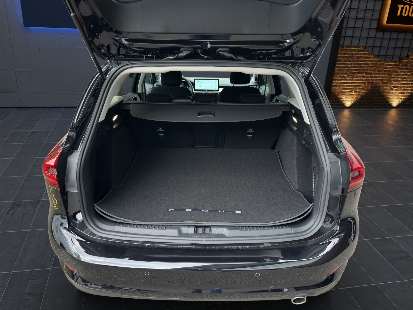 FORD Focus Kombi 1.0i EcoBoost Hybrid 155 PS Titanium X AUTOMAT-image-13