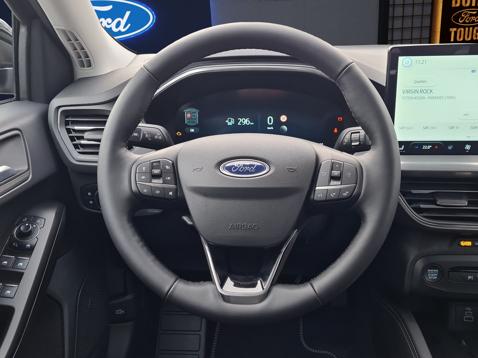 FORD Focus Kombi 1.0i EcoBoost Hybrid 155 PS Titanium X AUTOMAT-image-9