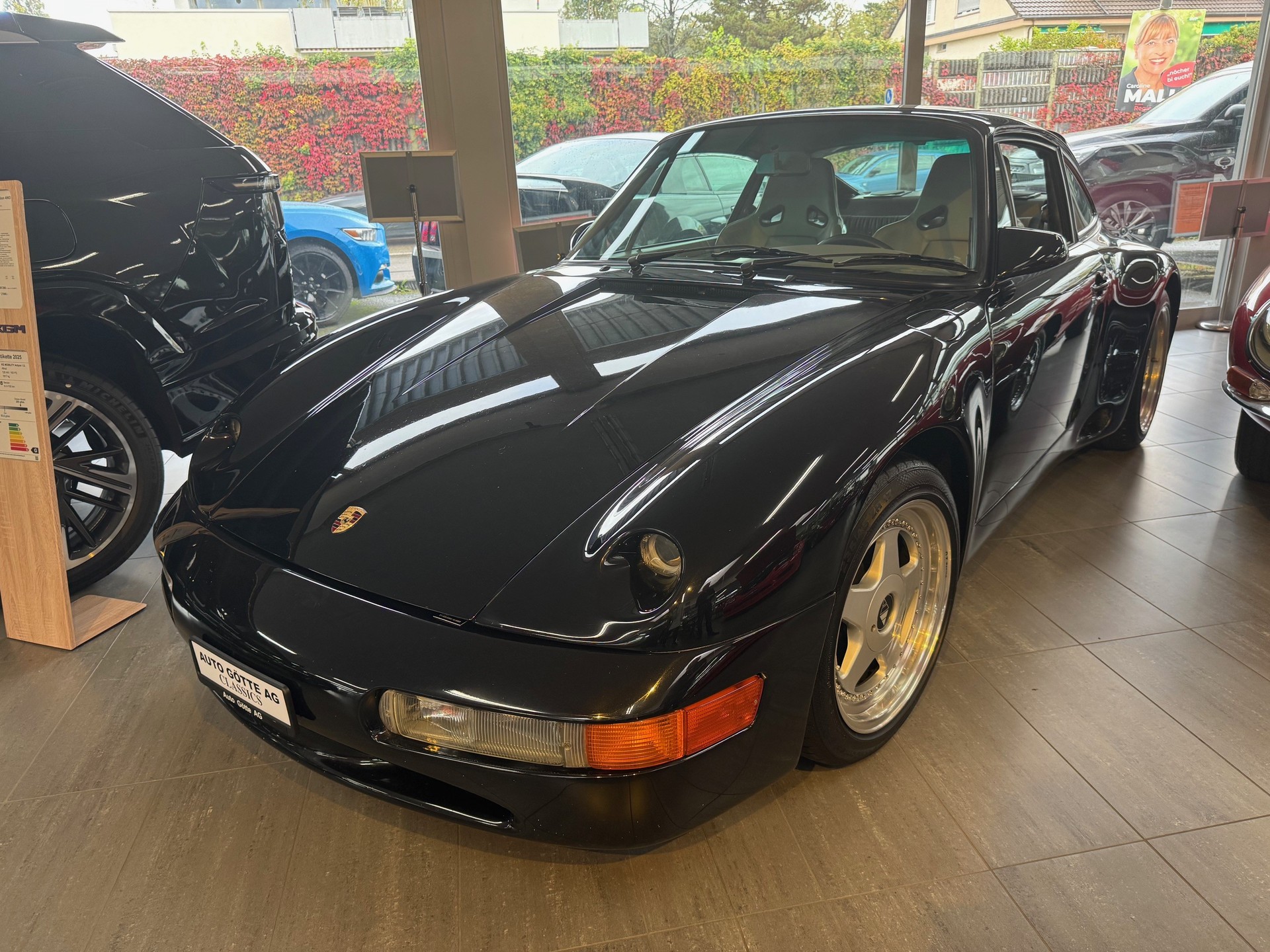 PORSCHE 911 Carrera 2 Strosek-showroom-element-1