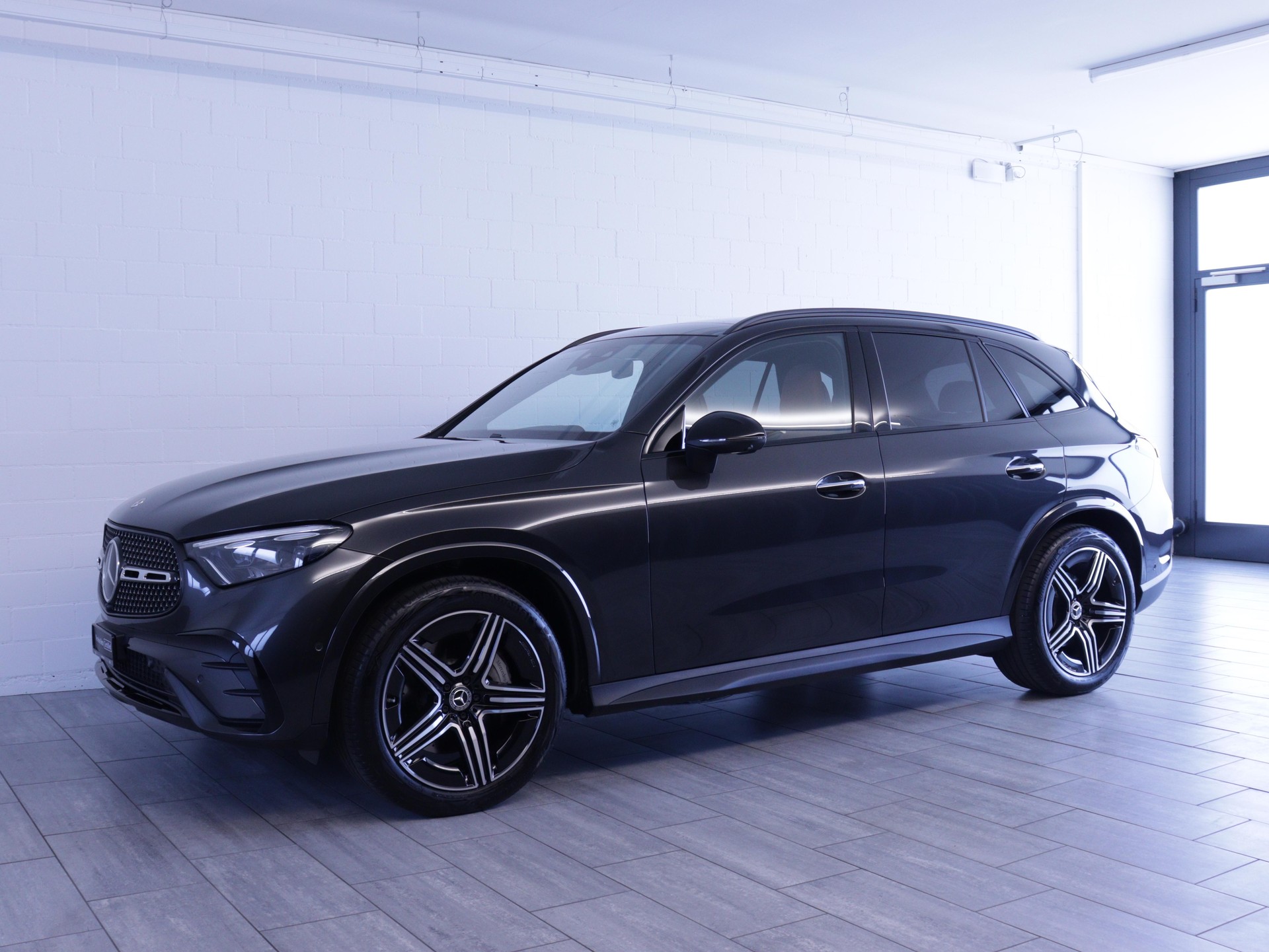 MERCEDES-BENZ GLC 220 d AMG Line 4matic-showroom-element-1