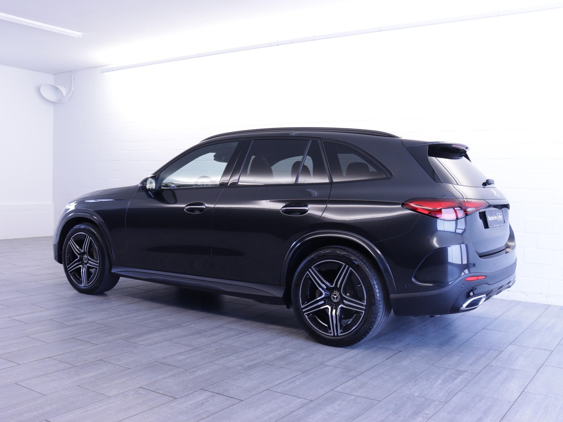 MERCEDES-BENZ GLC 220 d AMG Line 4matic-showroom-element-2