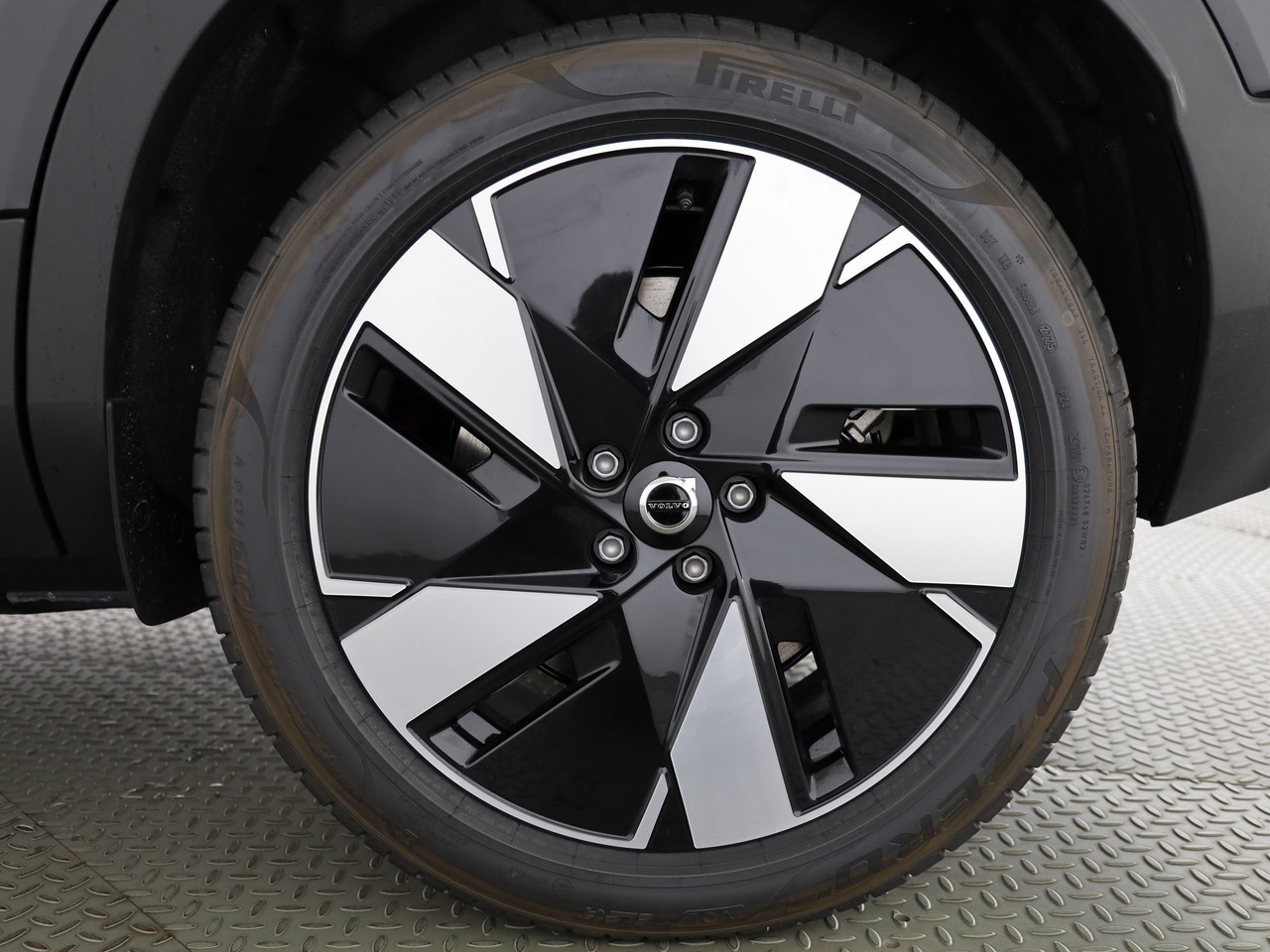 VOLVO EX40 Twin Performance Ultra AWD-showroom-element-3