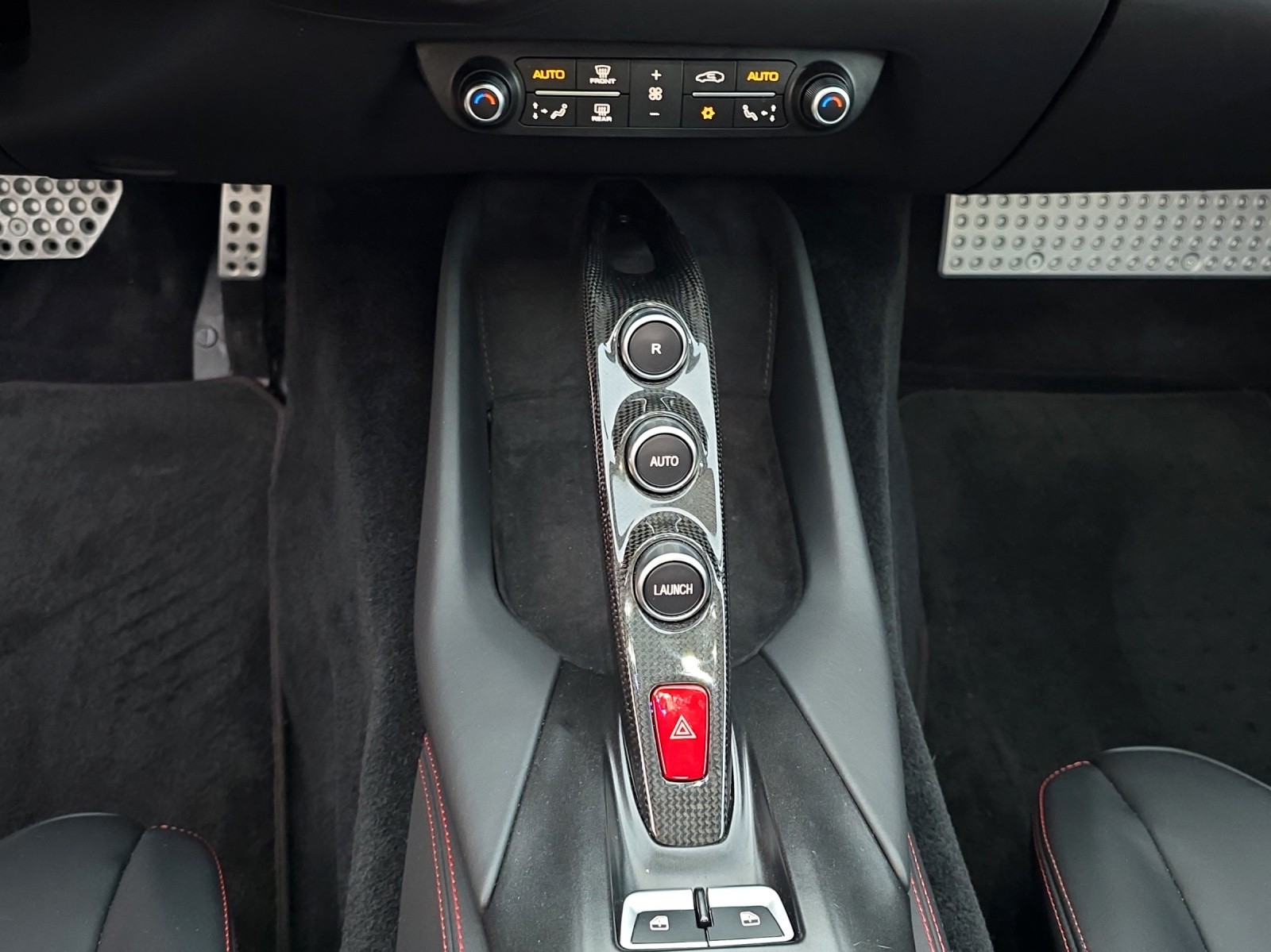 FERRARI 812 Superfast-image-9