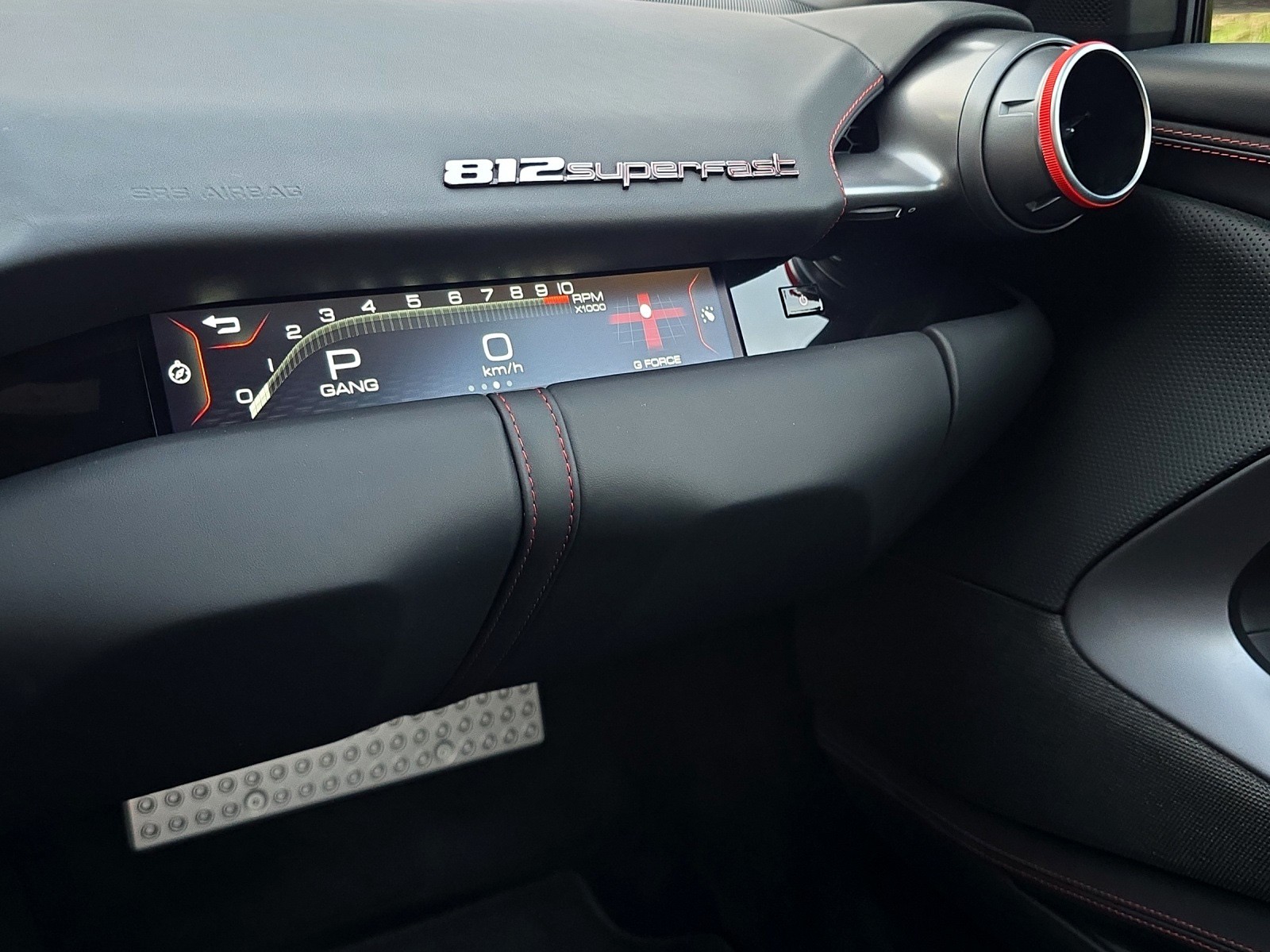 FERRARI 812 Superfast-image-13