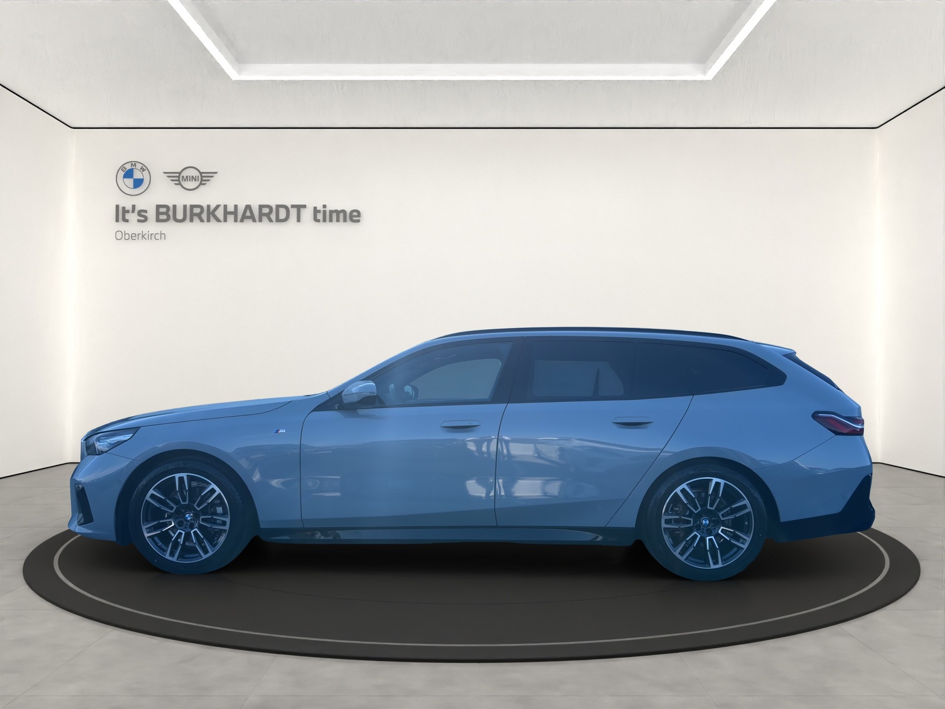 BMW 520d xDr 48V Tour M Sport-showroom-element-1