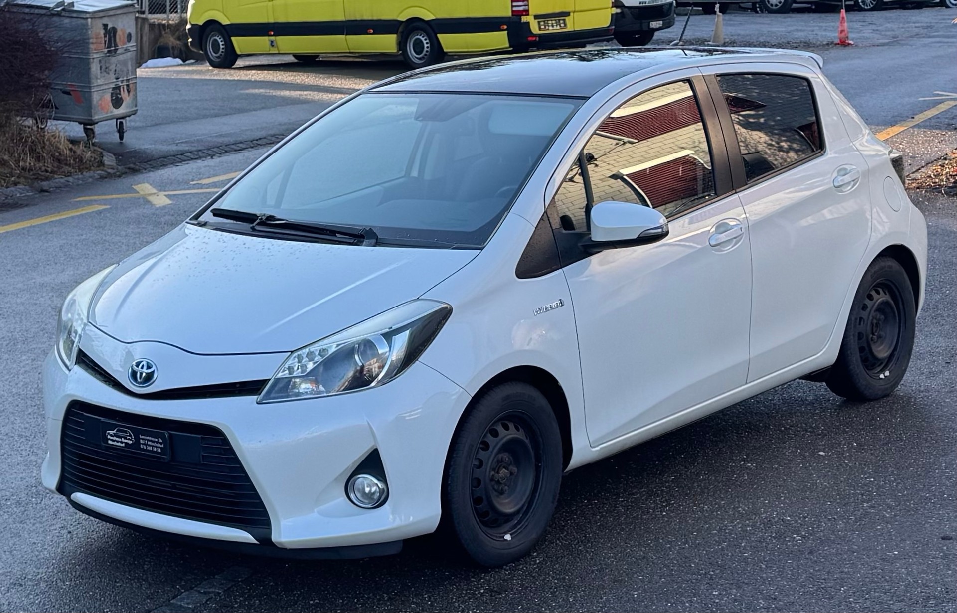 TOYOTA Yaris 1.5 VVT-i Hybrid Sol Premium CVT