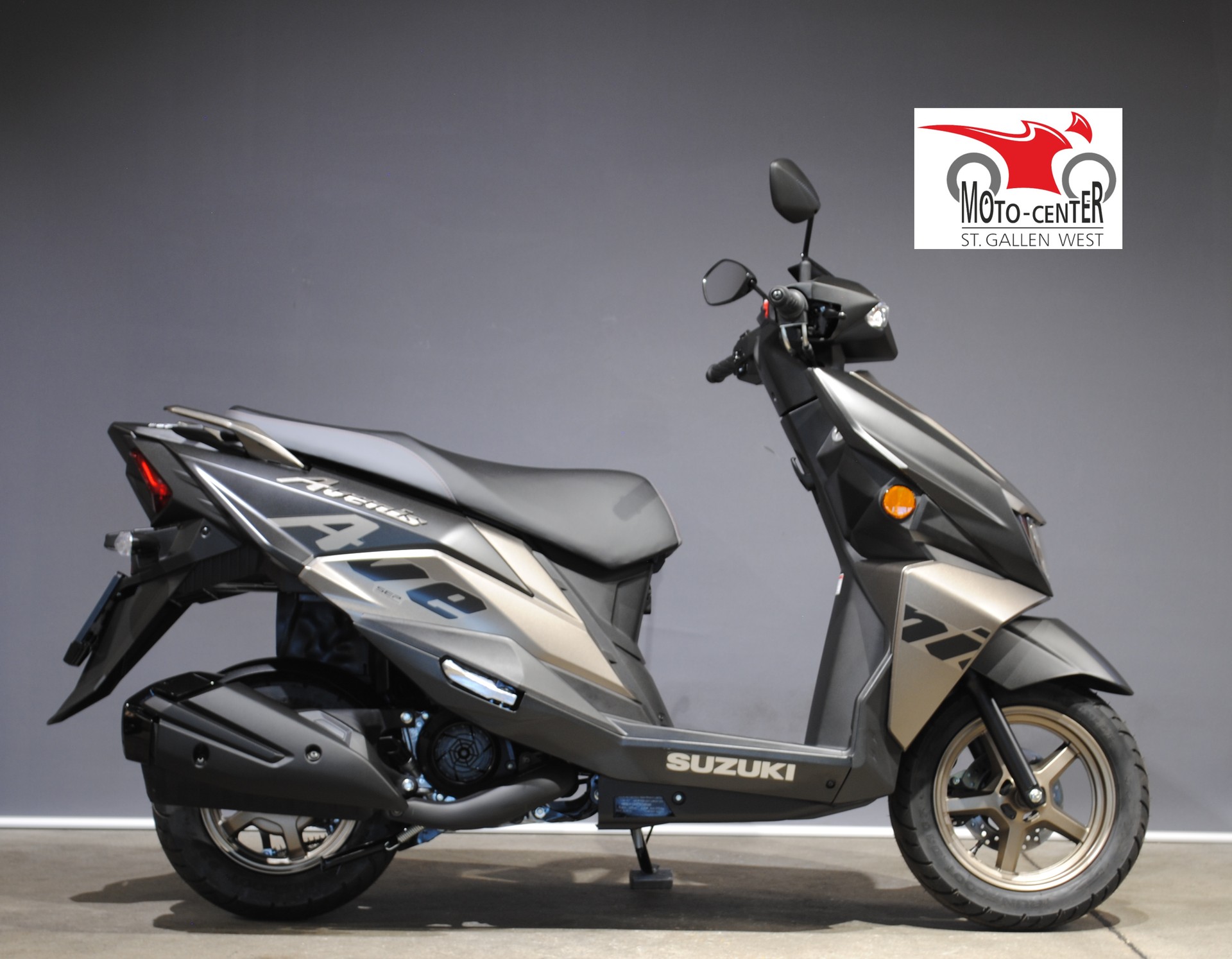 SUZUKI UN 125 Avenis-image-1