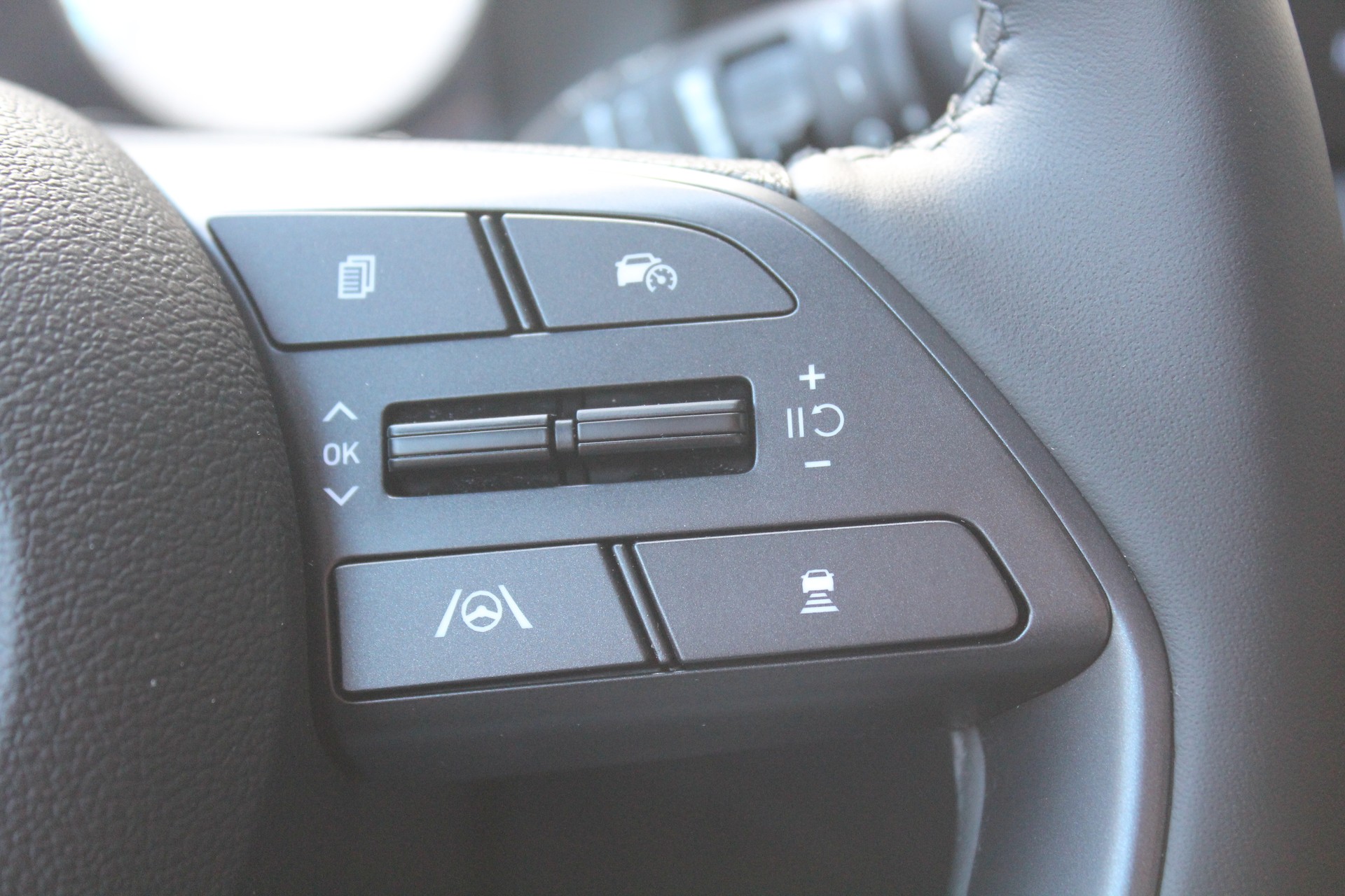 HYUNDAI Bayon 1.0 T-GDi Amplia DCT-image-18