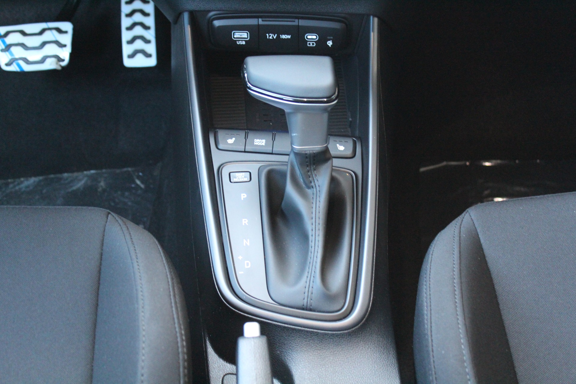 HYUNDAI Bayon 1.0 T-GDi Amplia DCT-image-13