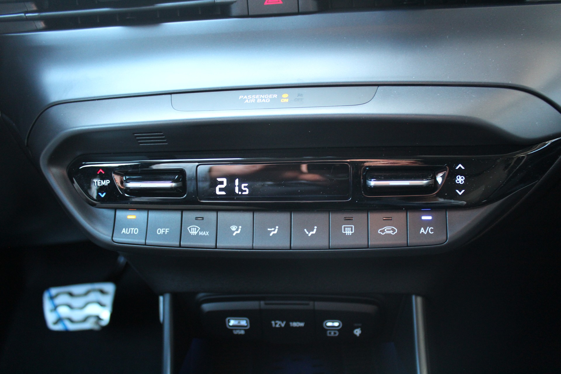 HYUNDAI Bayon 1.0 T-GDi Amplia DCT-image-12