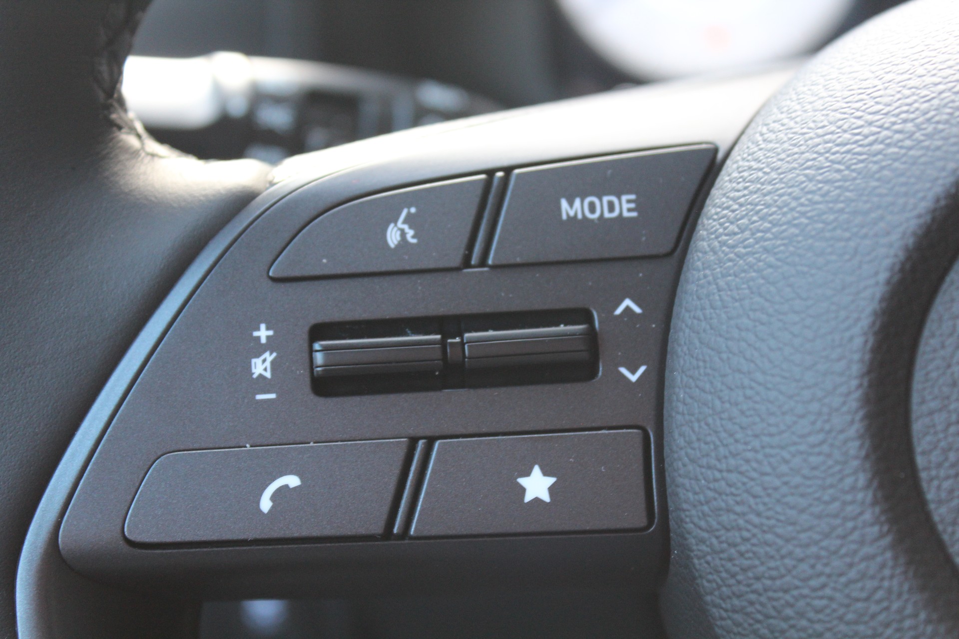 HYUNDAI Bayon 1.0 T-GDi Amplia DCT-image-19