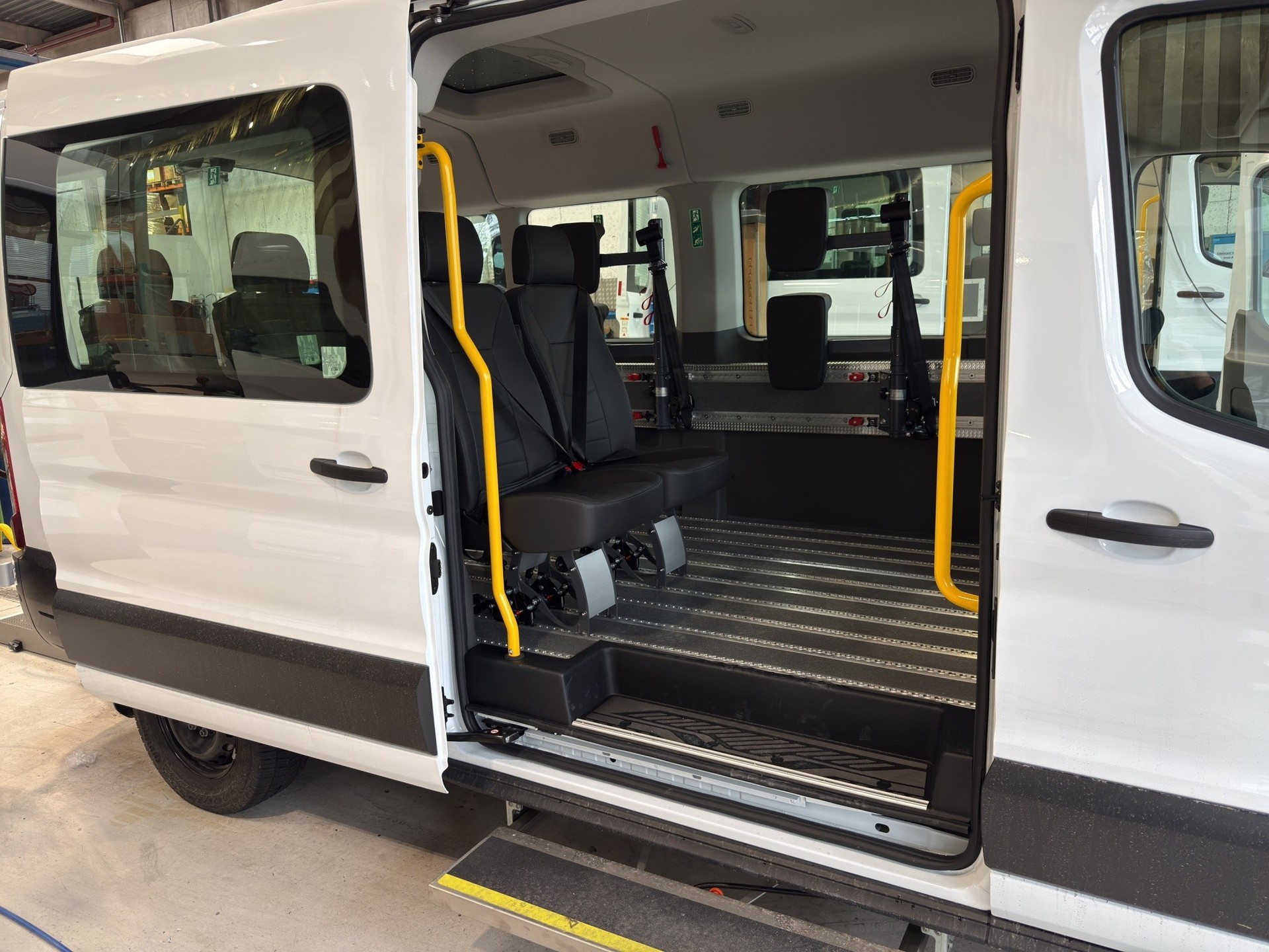 FORD Transit Combi 350 L3 Trend FWD A-image-16