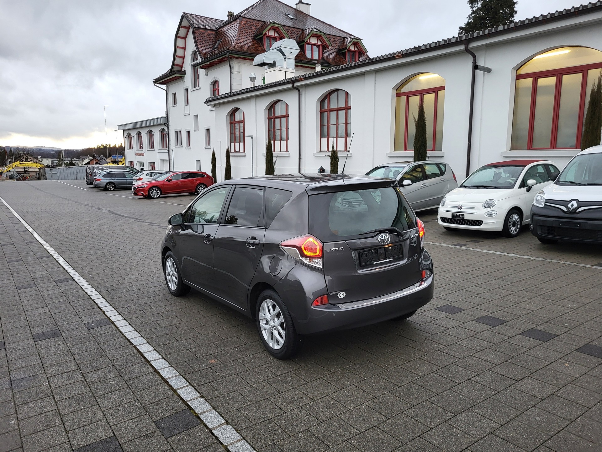 TOYOTA Verso-S 1.33 Linea Trend Multidrive S-image-1