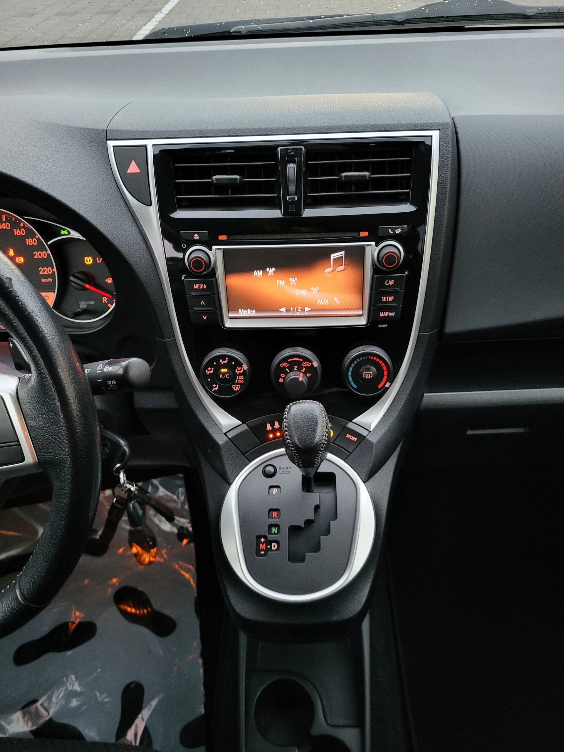 TOYOTA Verso-S 1.33 Linea Trend Multidrive S-image-8