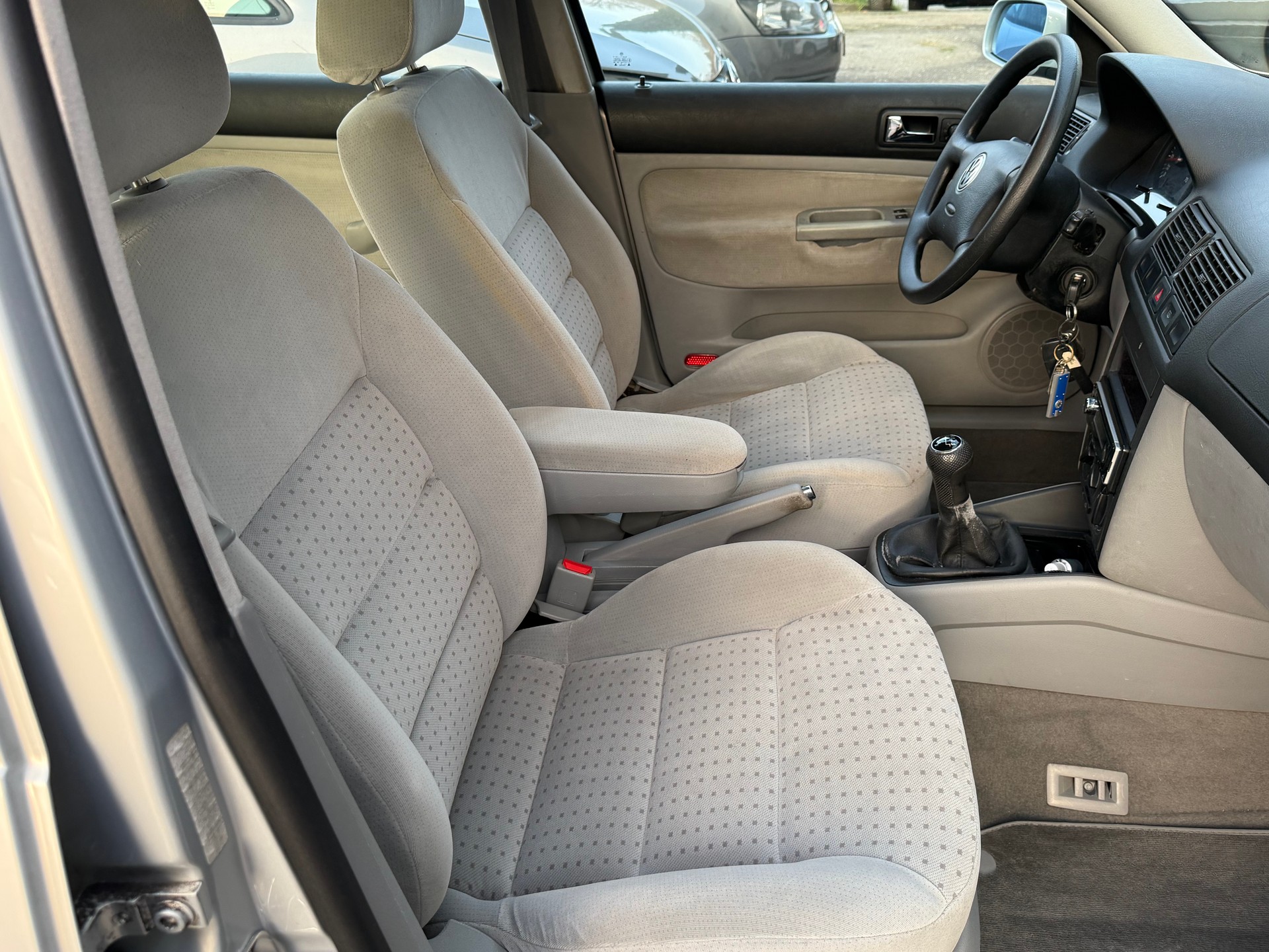 VW Golf 1.6 Trendline-image-5