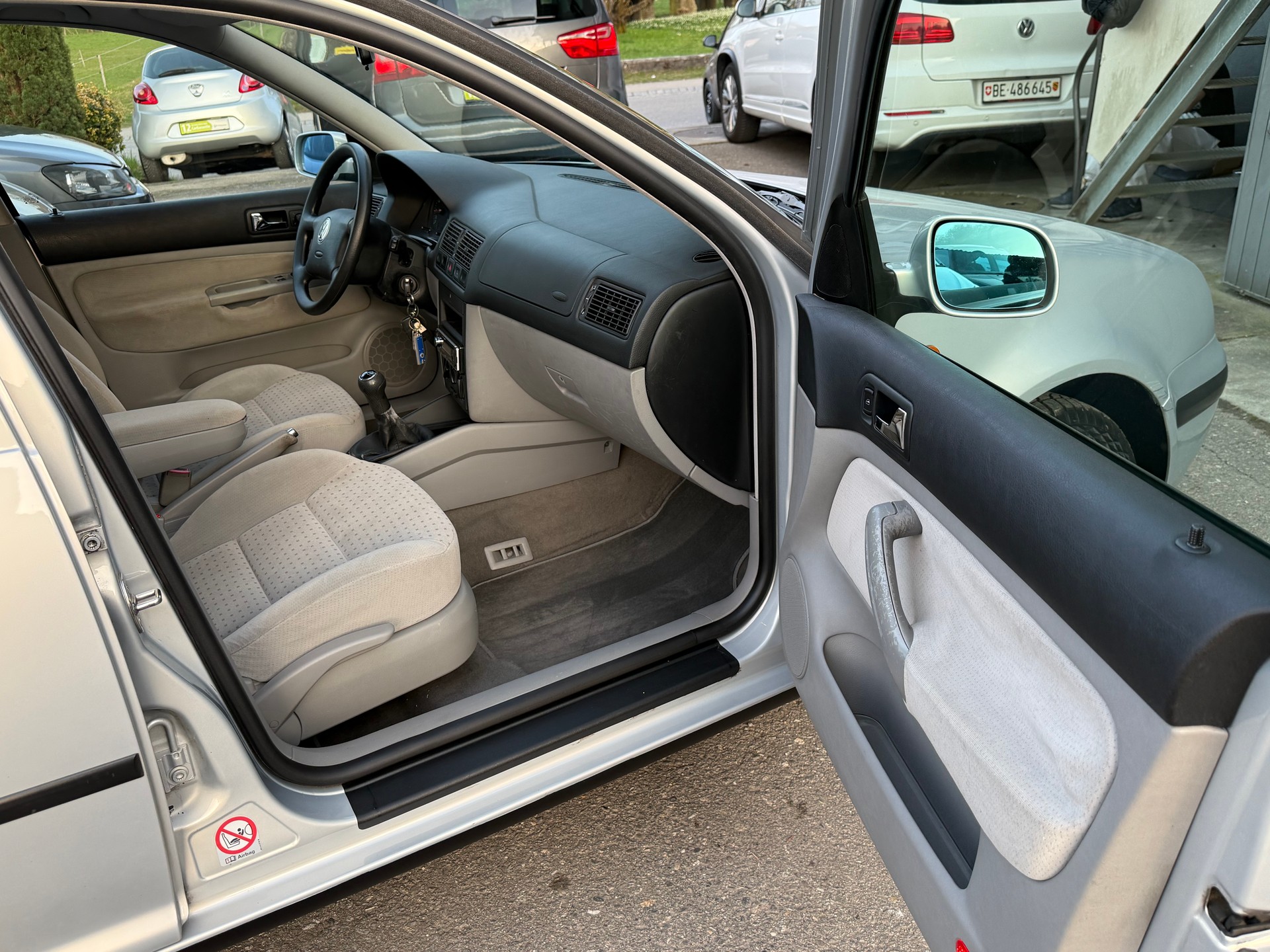 VW Golf 1.6 Trendline-image-4