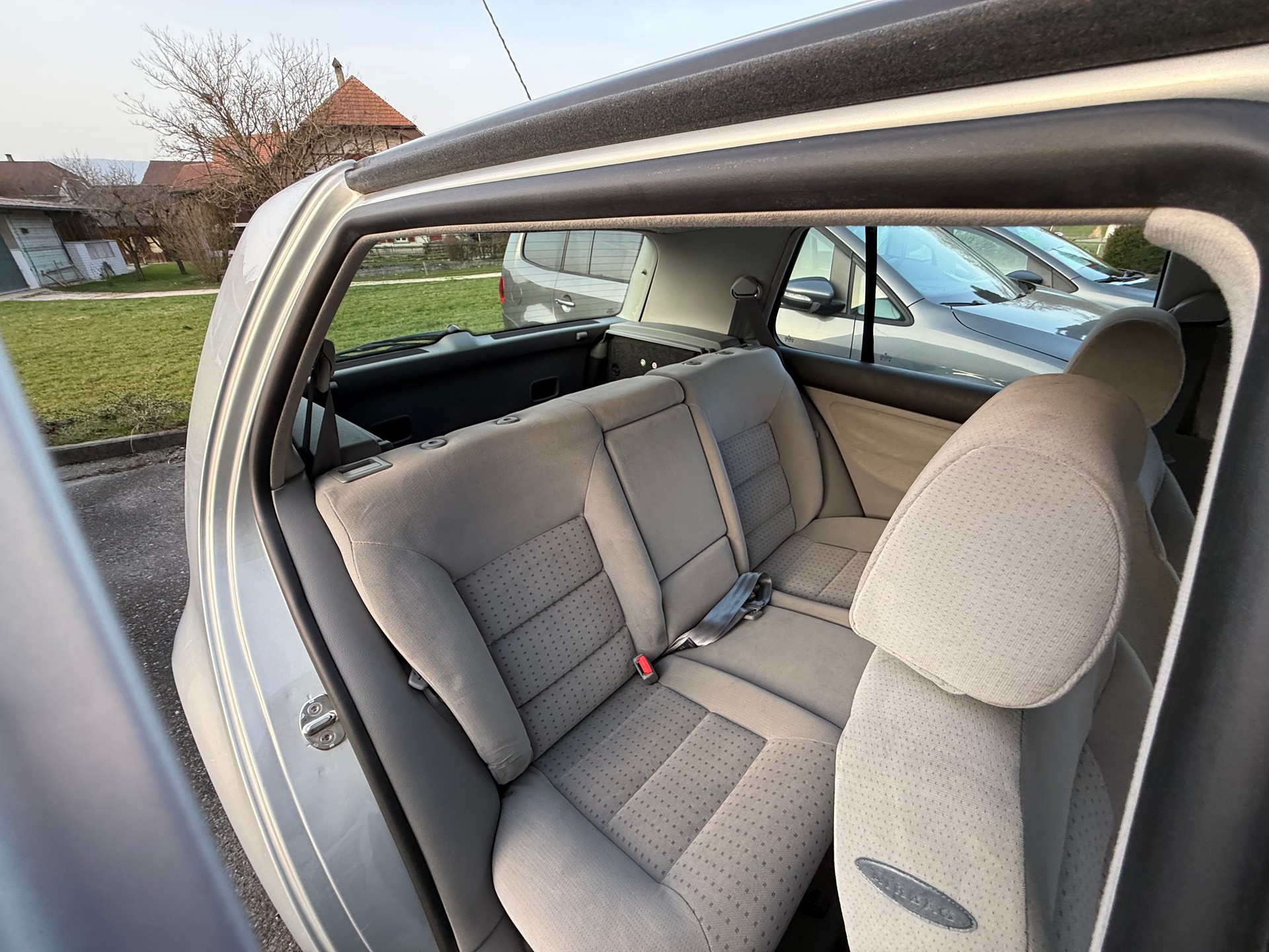 VW Golf 1.6 Trendline-image-8