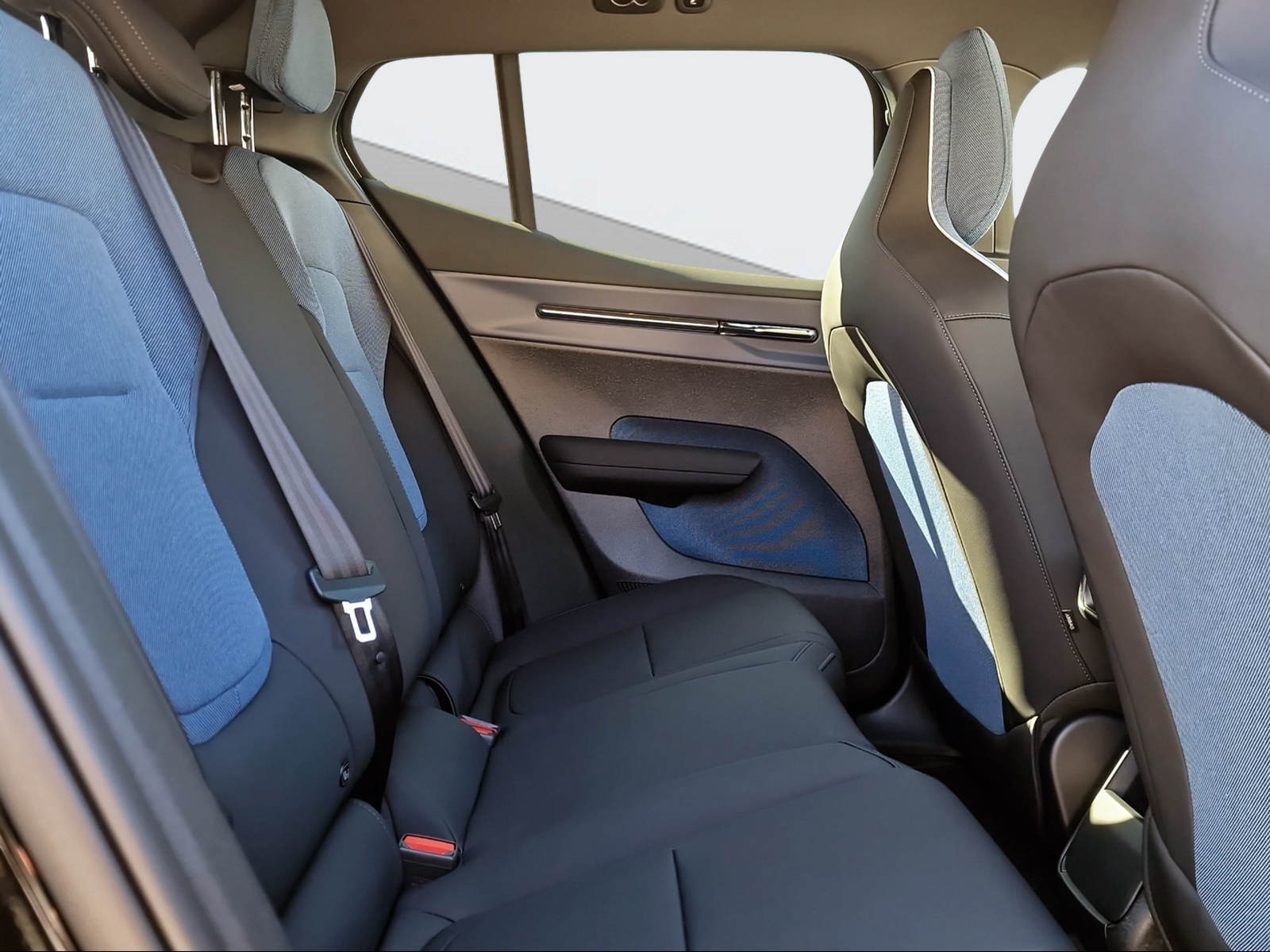 VOLVO EX30 E60 Plus-image-12