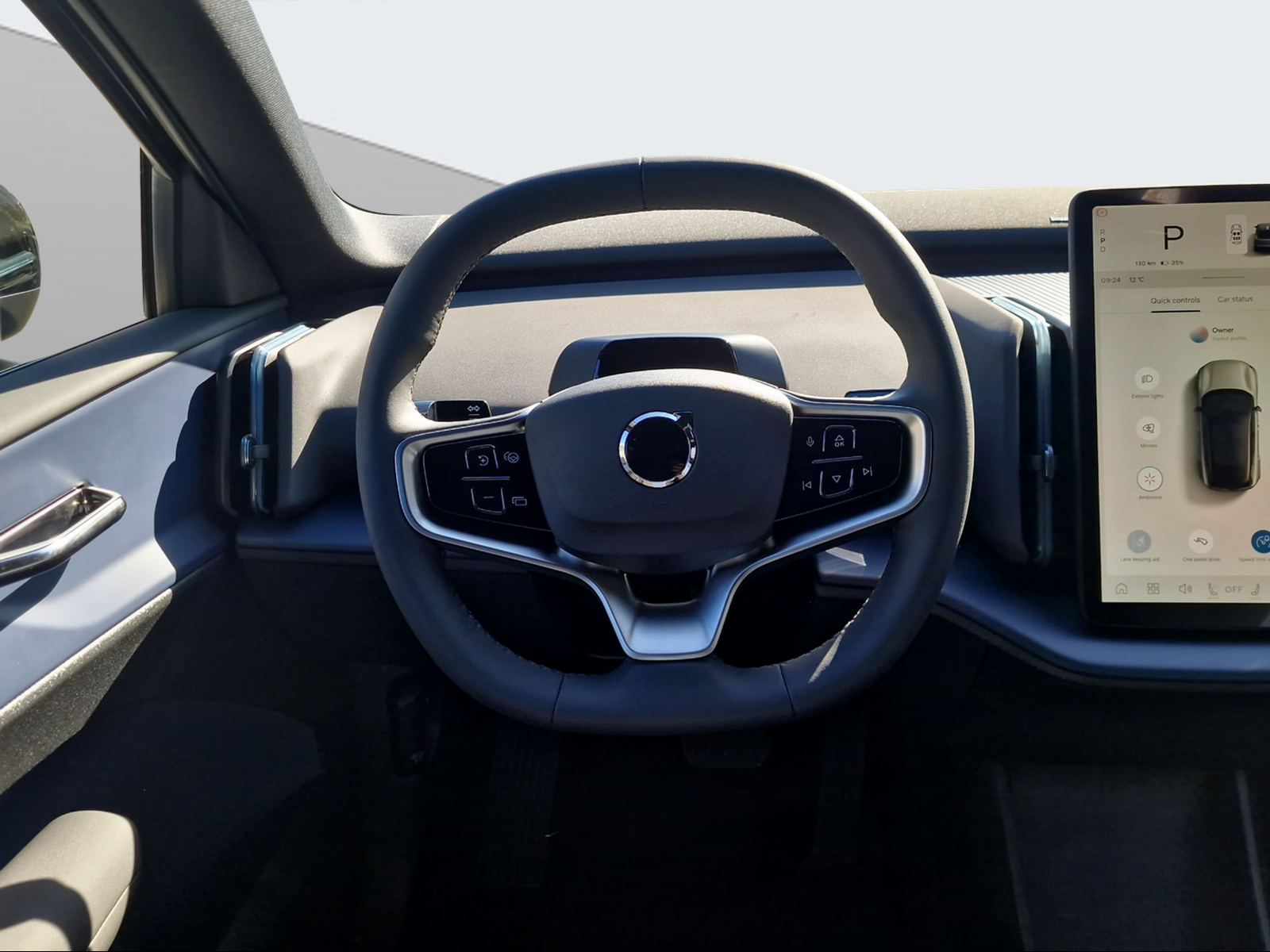 VOLVO EX30 E60 Plus-image-11
