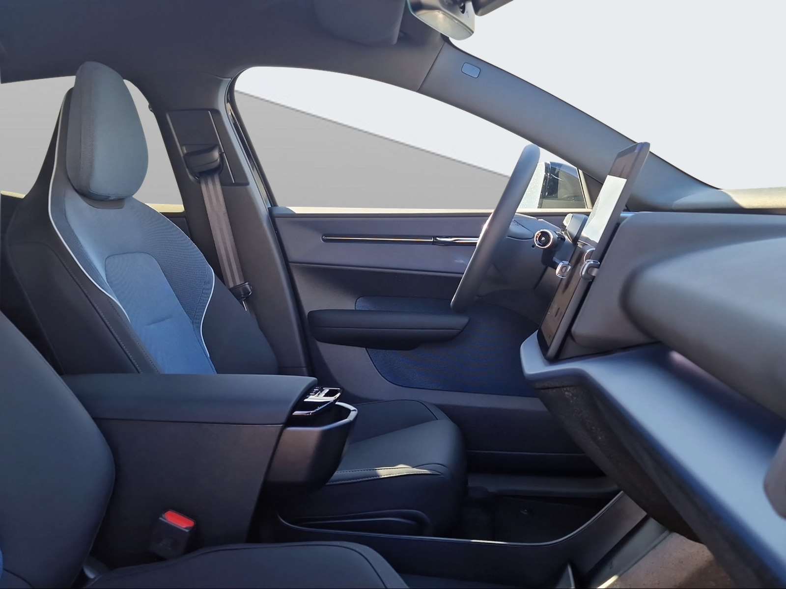 VOLVO EX30 E60 Plus-image-13