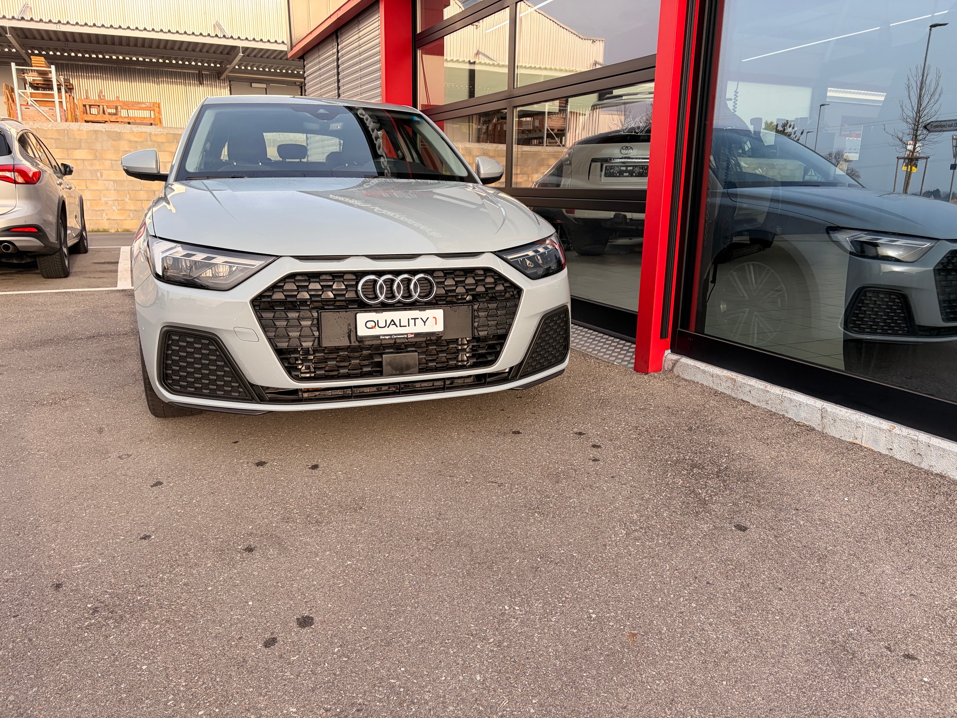 AUDI A1 Sportback 30 TFSI Attraction S-tronic-image-2