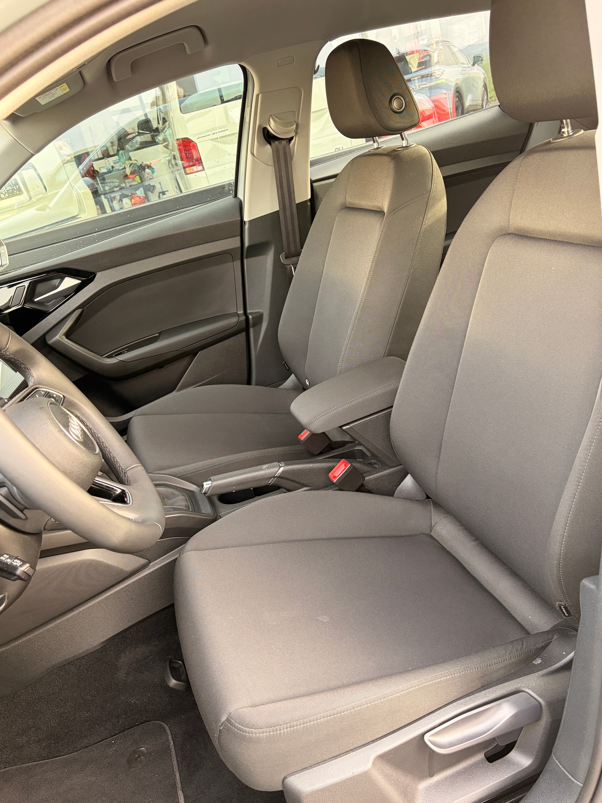 AUDI A1 Sportback 30 TFSI Attraction S-tronic-image-8