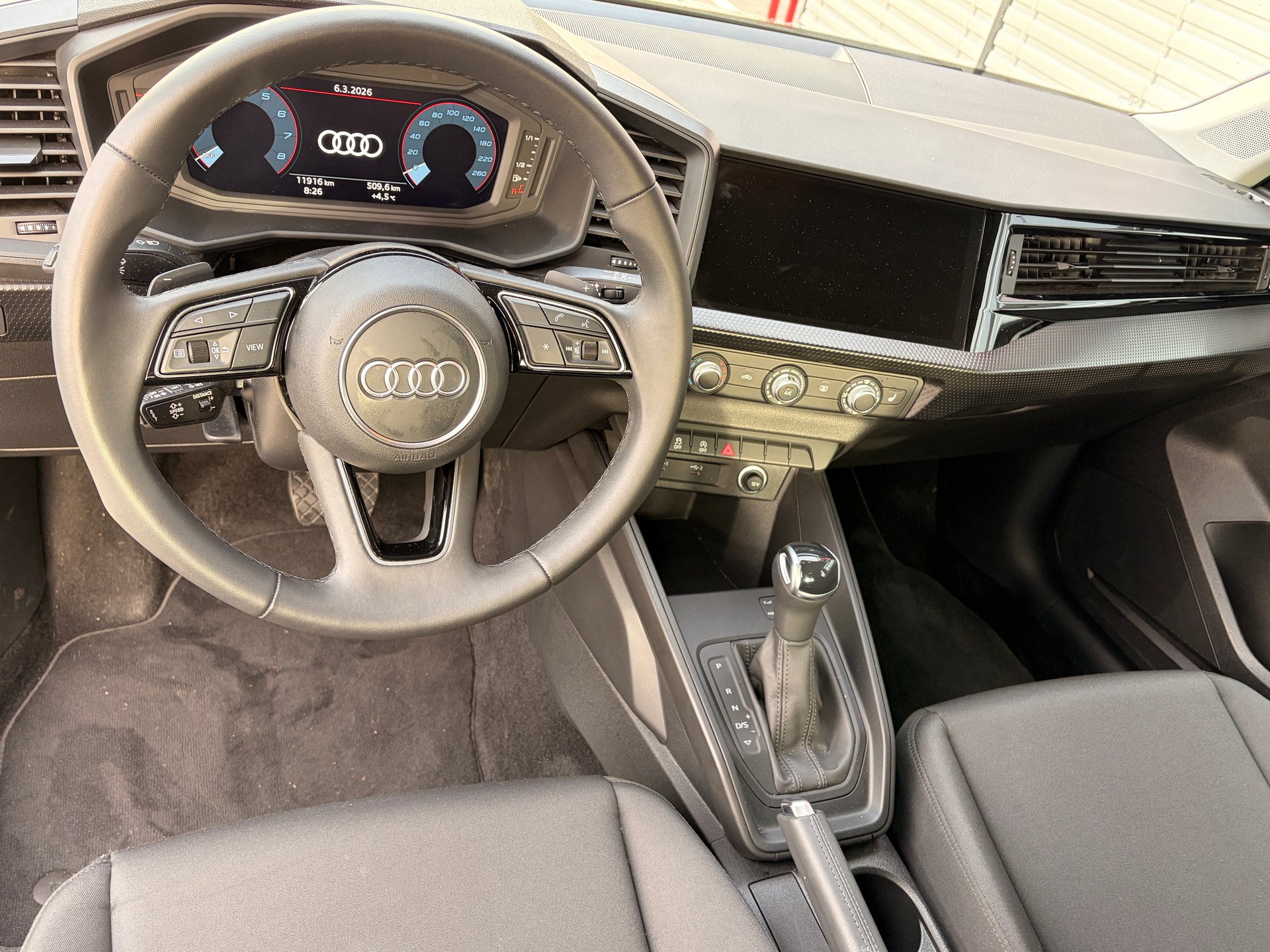 AUDI A1 Sportback 30 TFSI Attraction S-tronic-image-9