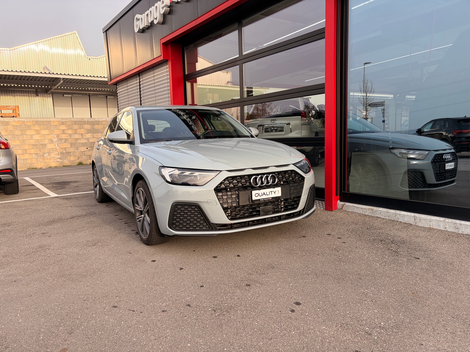 AUDI A1 Sportback 30 TFSI Attraction S-tronic-image-1