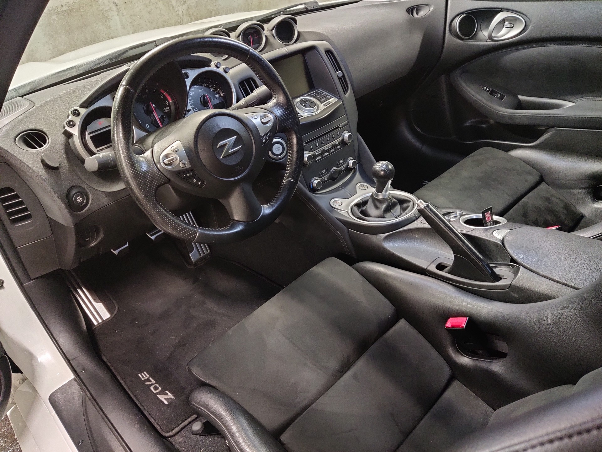 NISSAN NISSAN 370Z Roadster - Recaro/Rays/Bilstein/Invidia-image-5