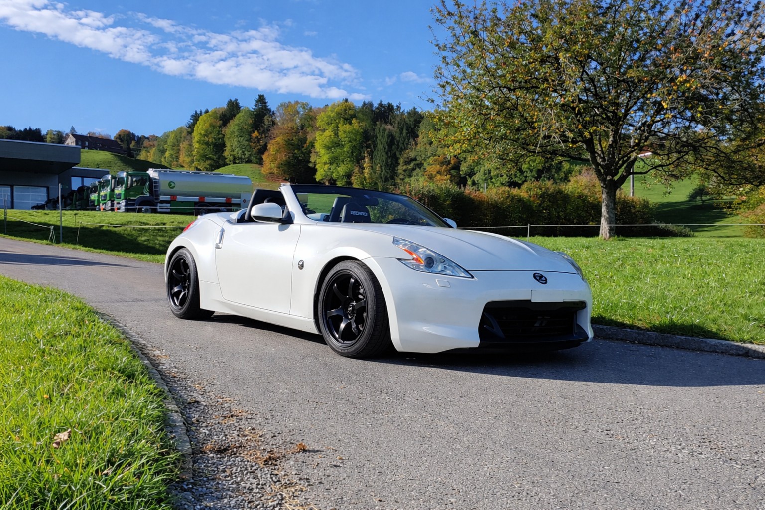 NISSAN NISSAN 370Z Roadster - Recaro/Rays/Bilstein/Invidia-image-0