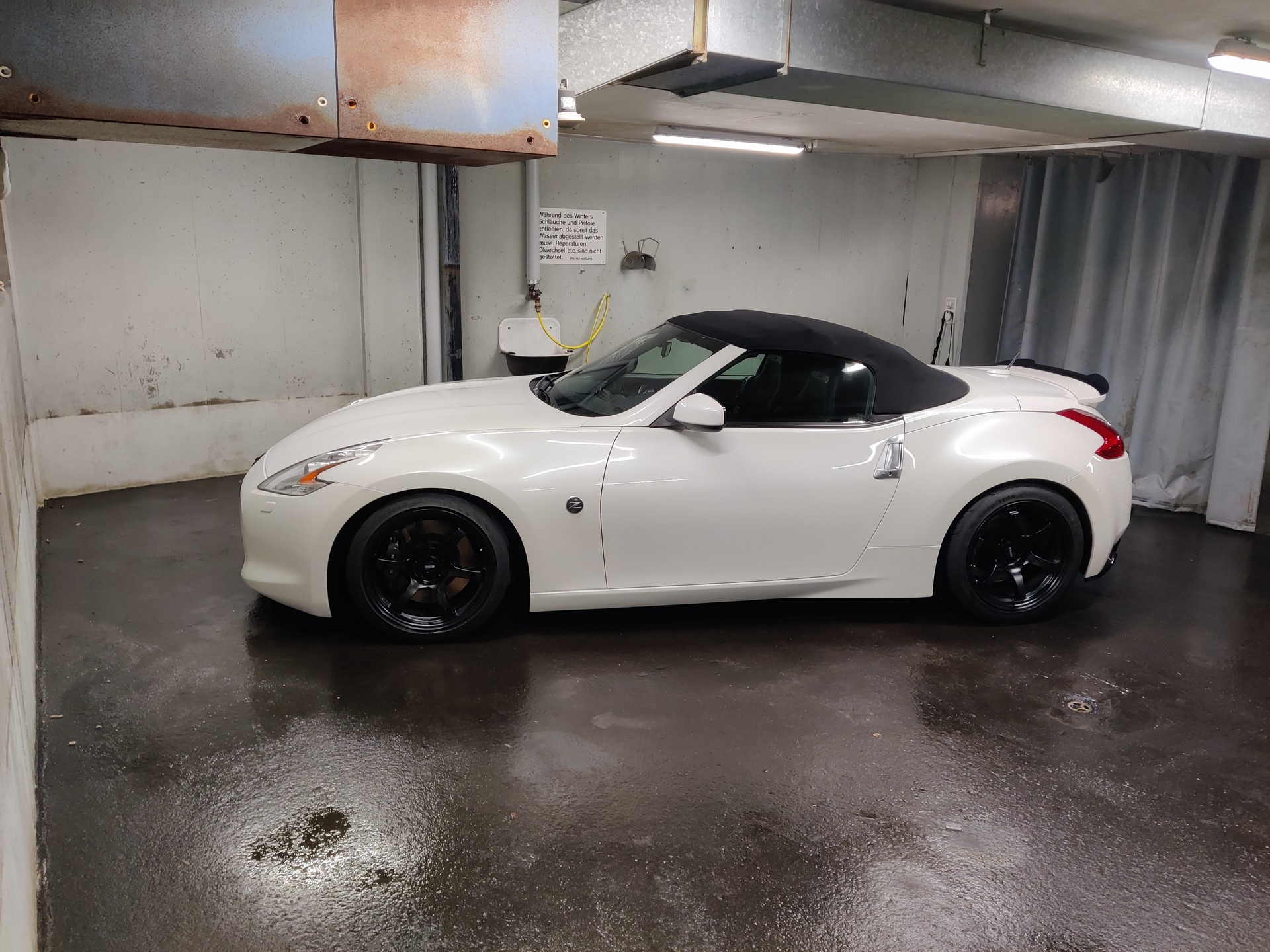 NISSAN NISSAN 370Z Roadster - Recaro/Rays/Bilstein/Invidia-image-11