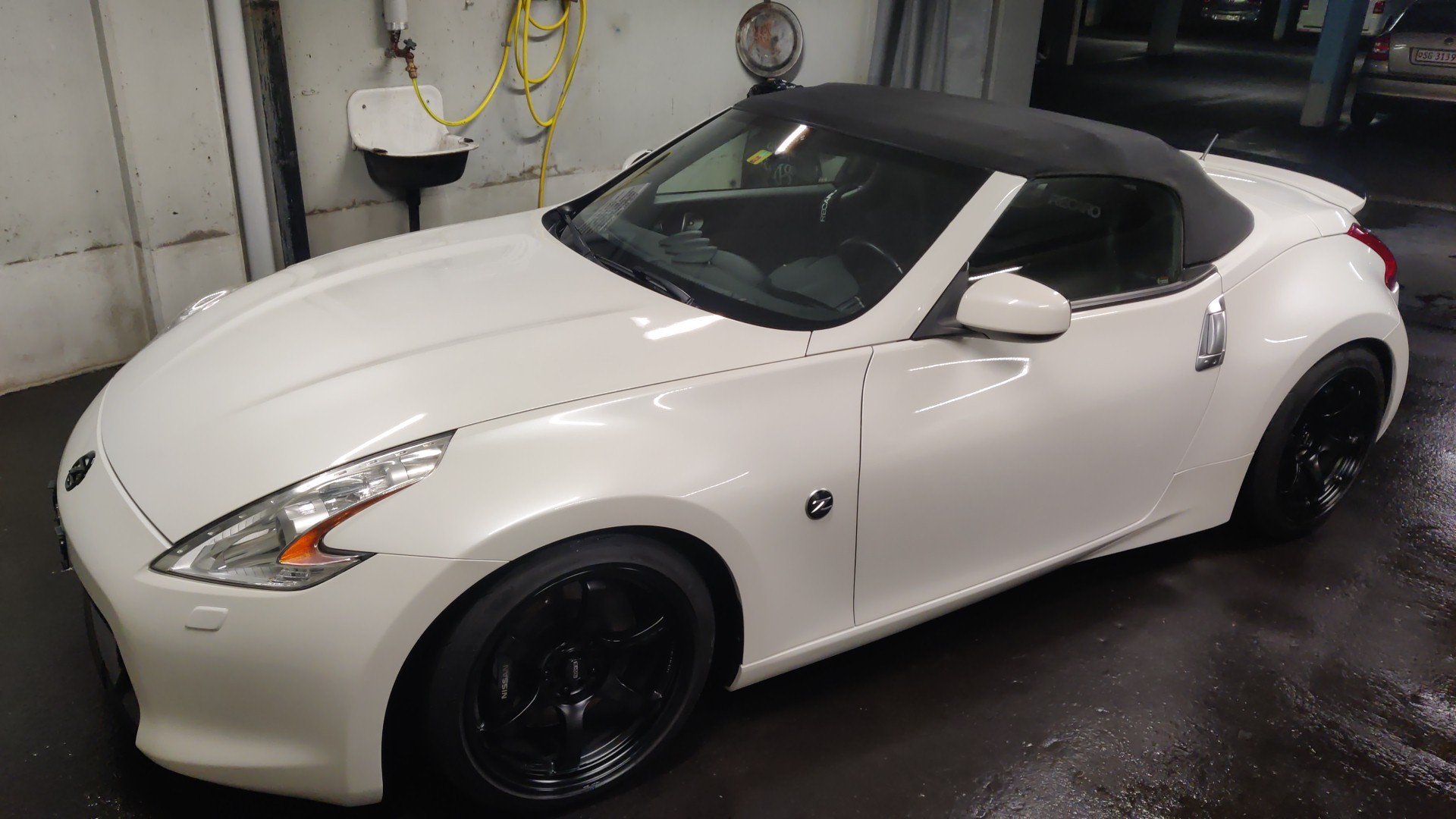NISSAN NISSAN 370Z Roadster - Recaro/Rays/Bilstein/Invidia-image-13